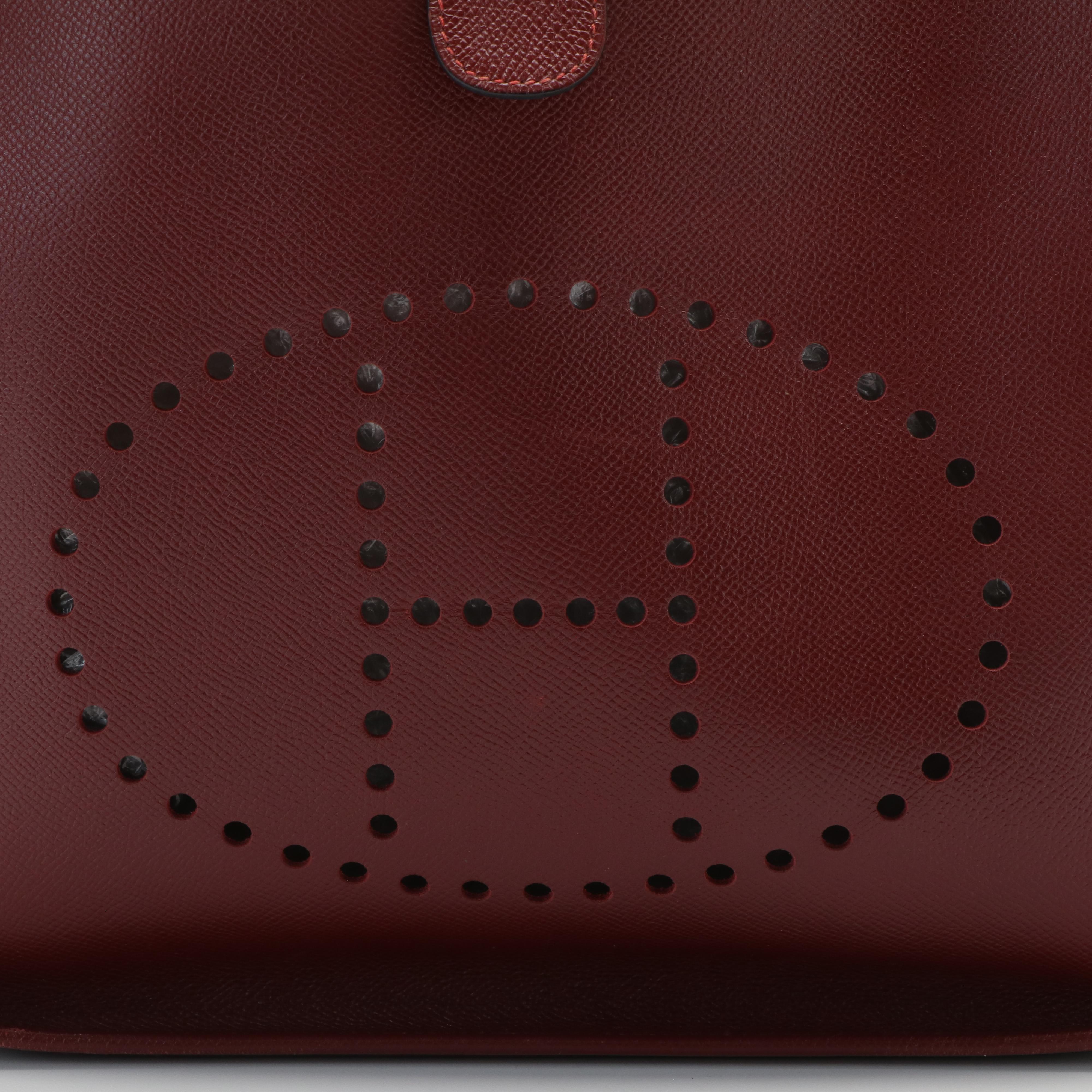 Hermès Evelyne I Shoulder Bag in Burgundy Clémence Leather