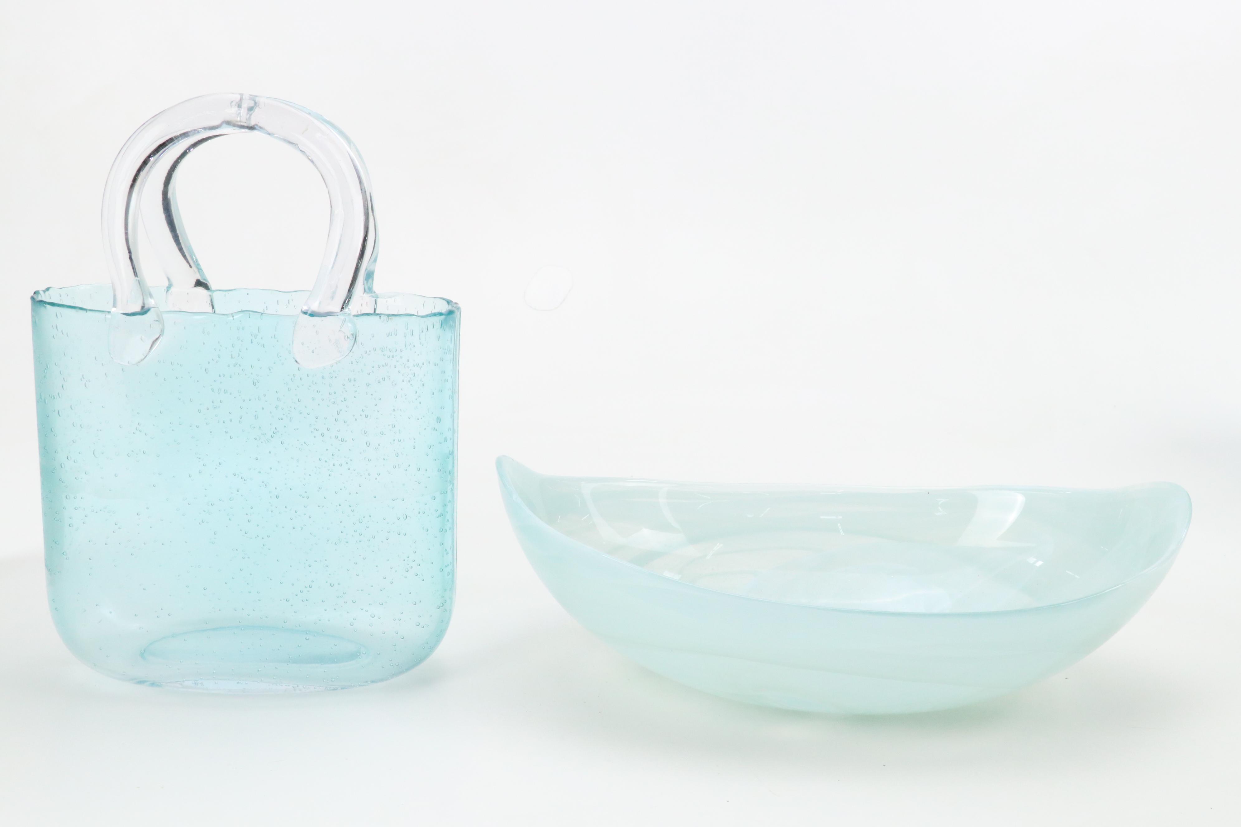 Artificial Floral Arrangements, Vases, Tissue Box Covers and More Home Décor