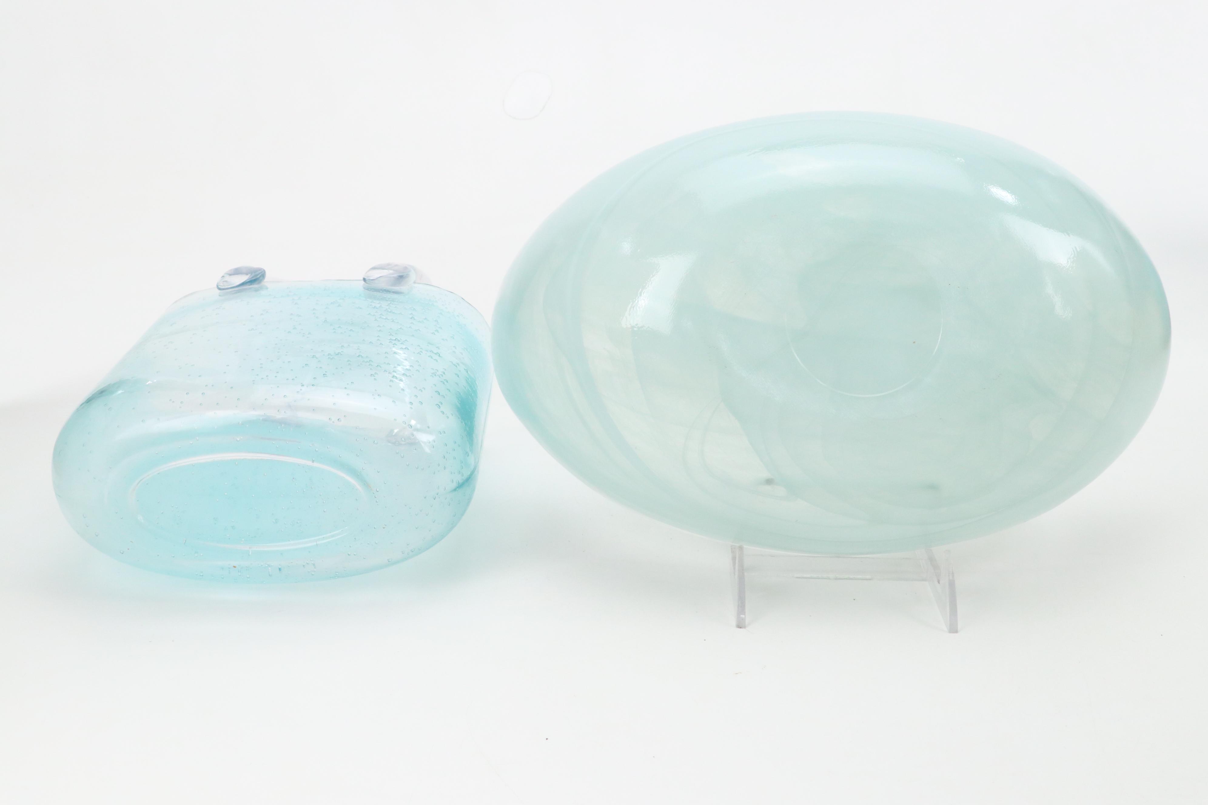 Artificial Floral Arrangements, Vases, Tissue Box Covers and More Home Décor