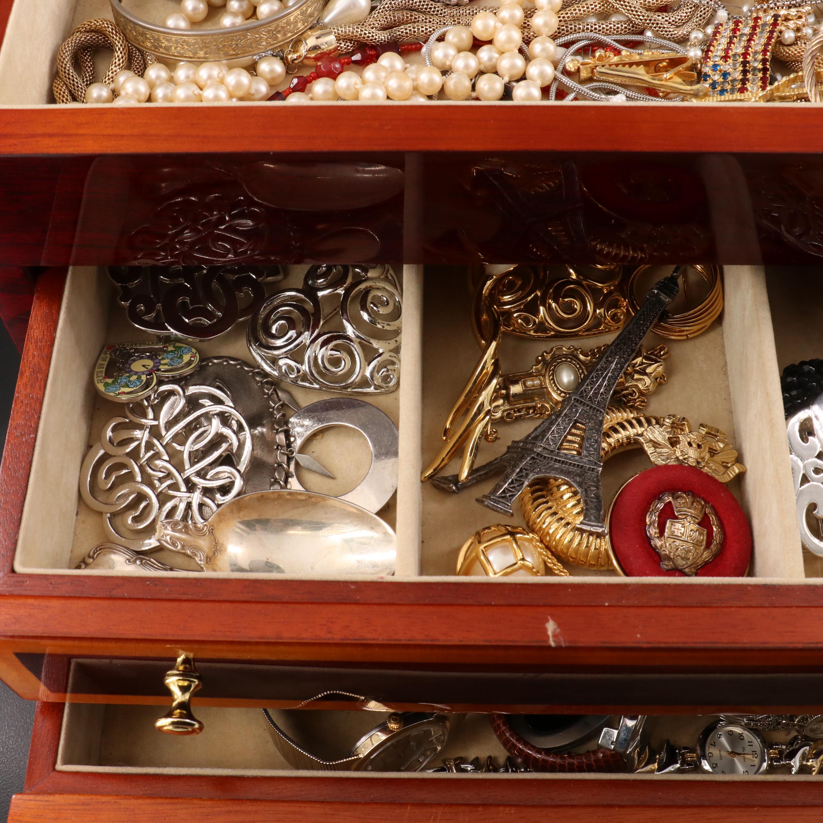 Uncommon Discoveries: Jewelry Collection