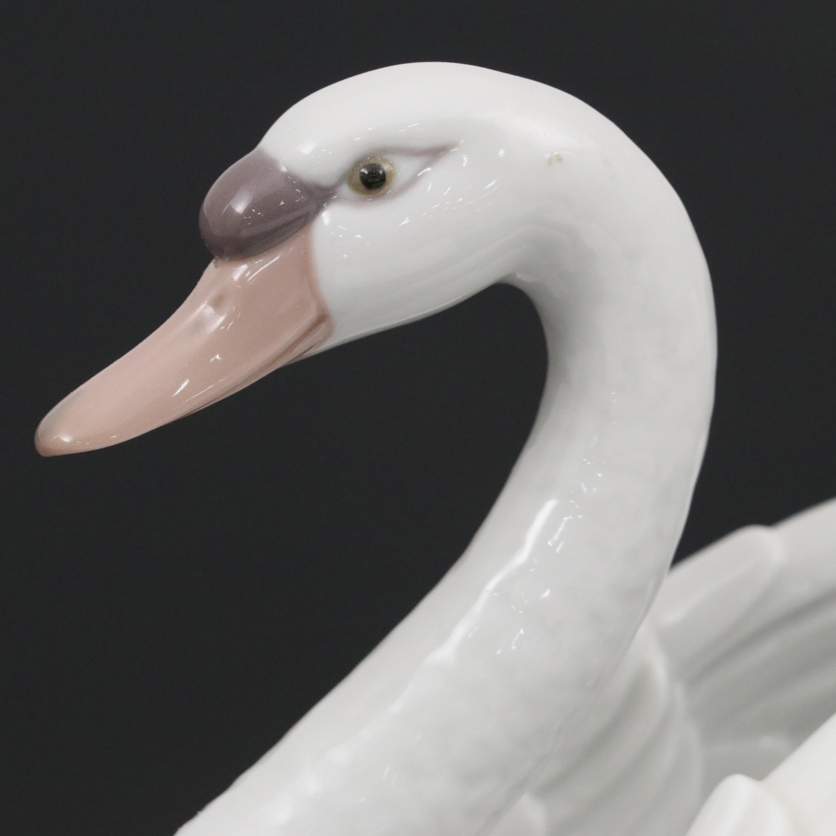 Lladró Porcelain Swan Figurine on Wooden Base