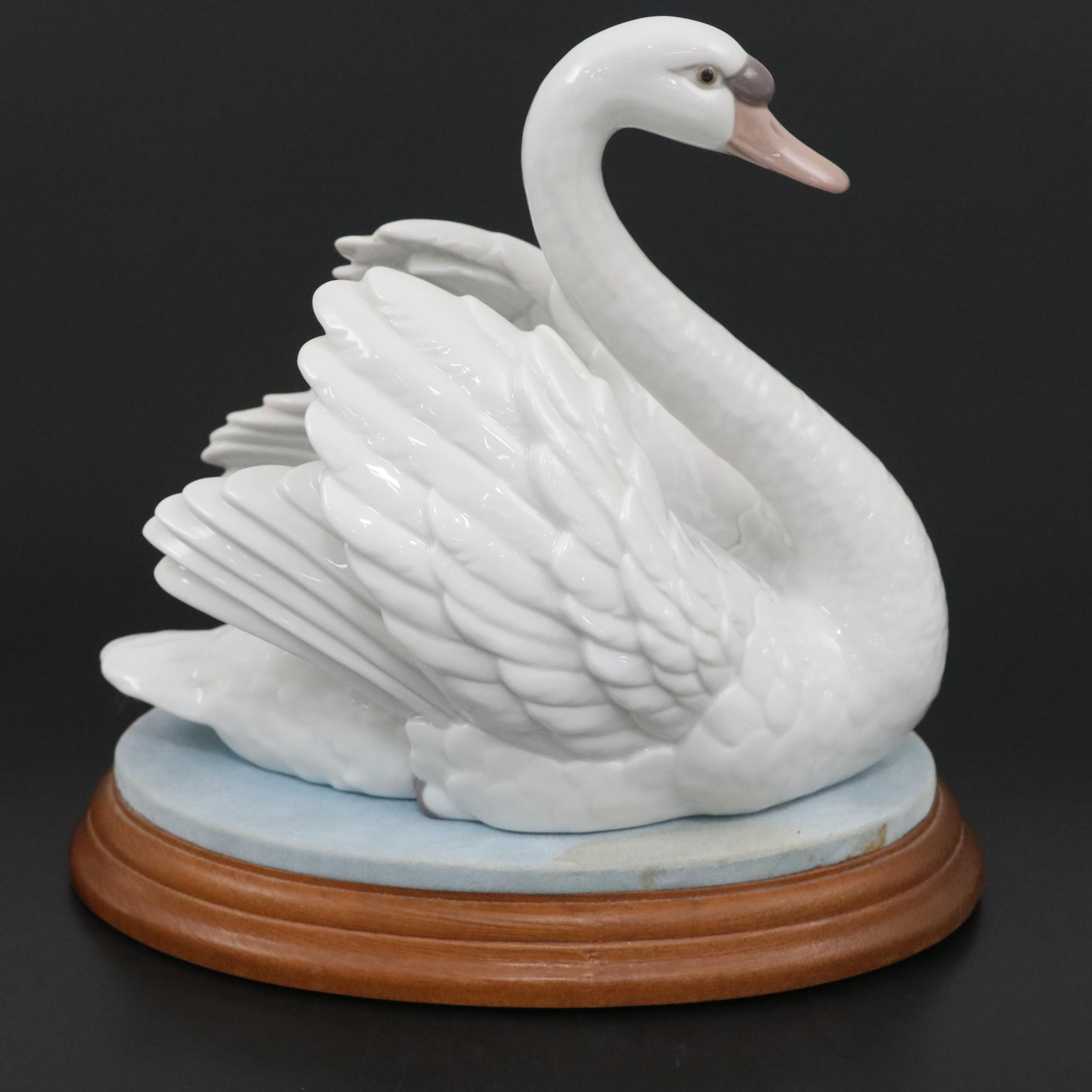 Lladró Porcelain Swan Figurine on Wooden Base