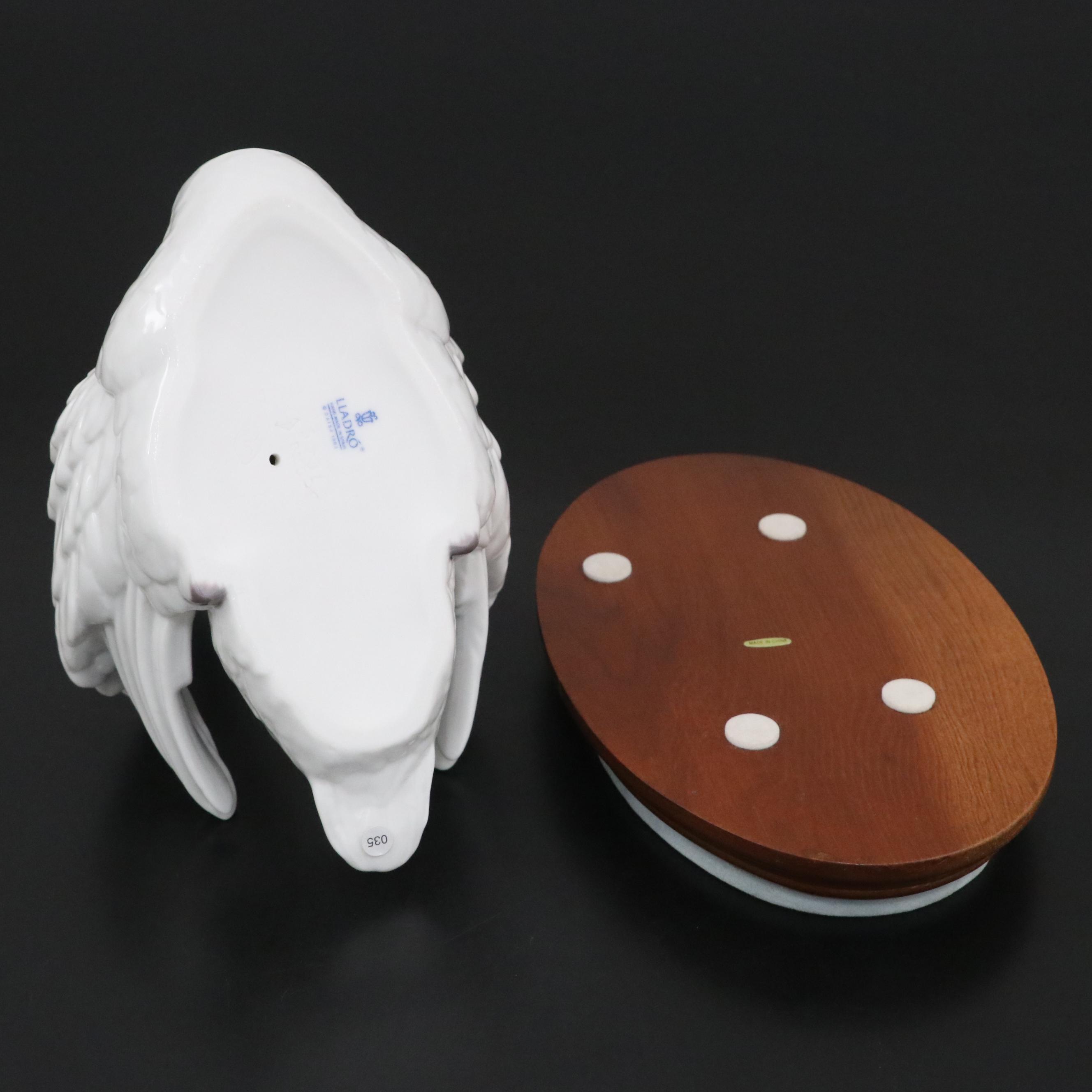 Lladró Porcelain Swan Figurine on Wooden Base