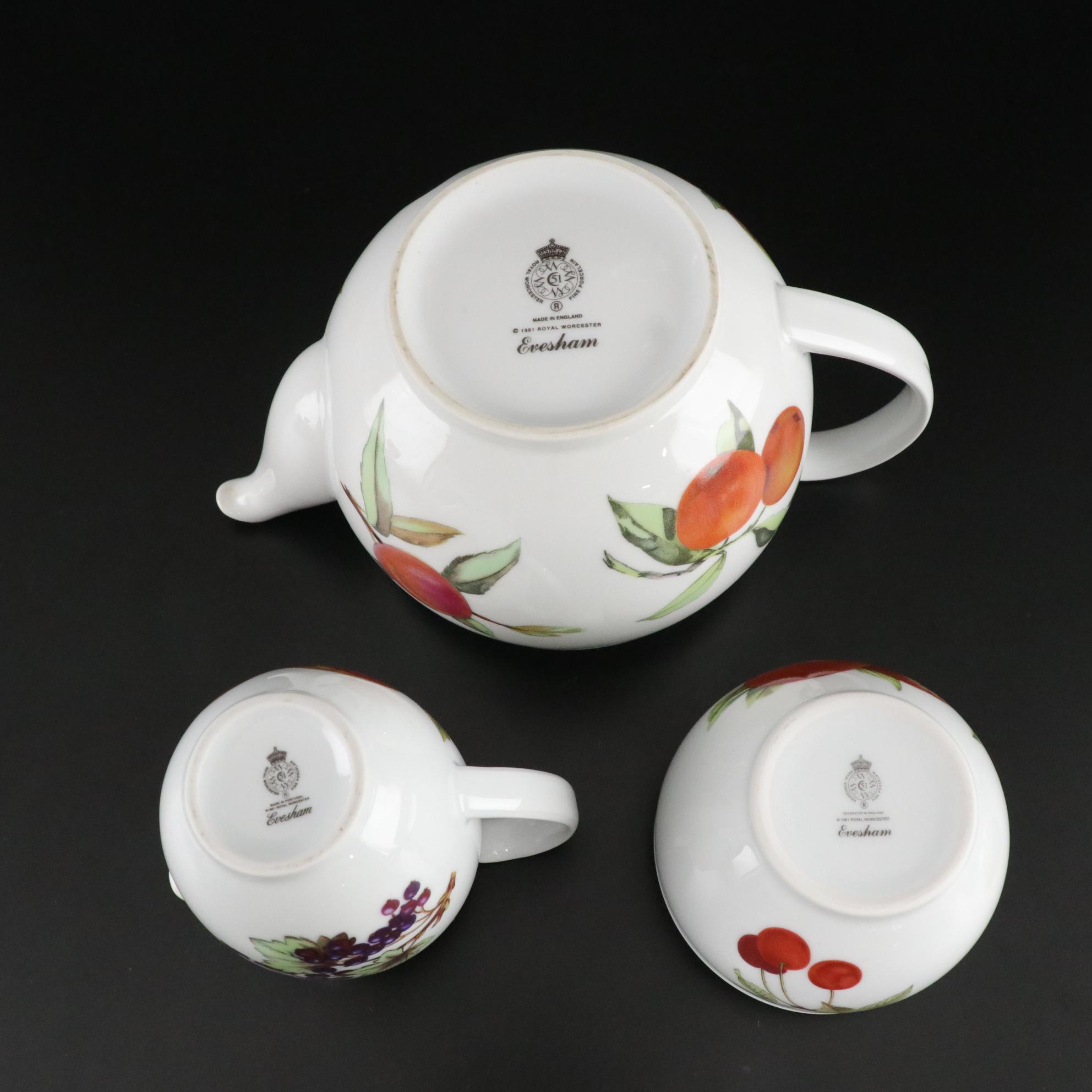 Royal Worcester "Evesham Gold" Porcelain Dinnerware