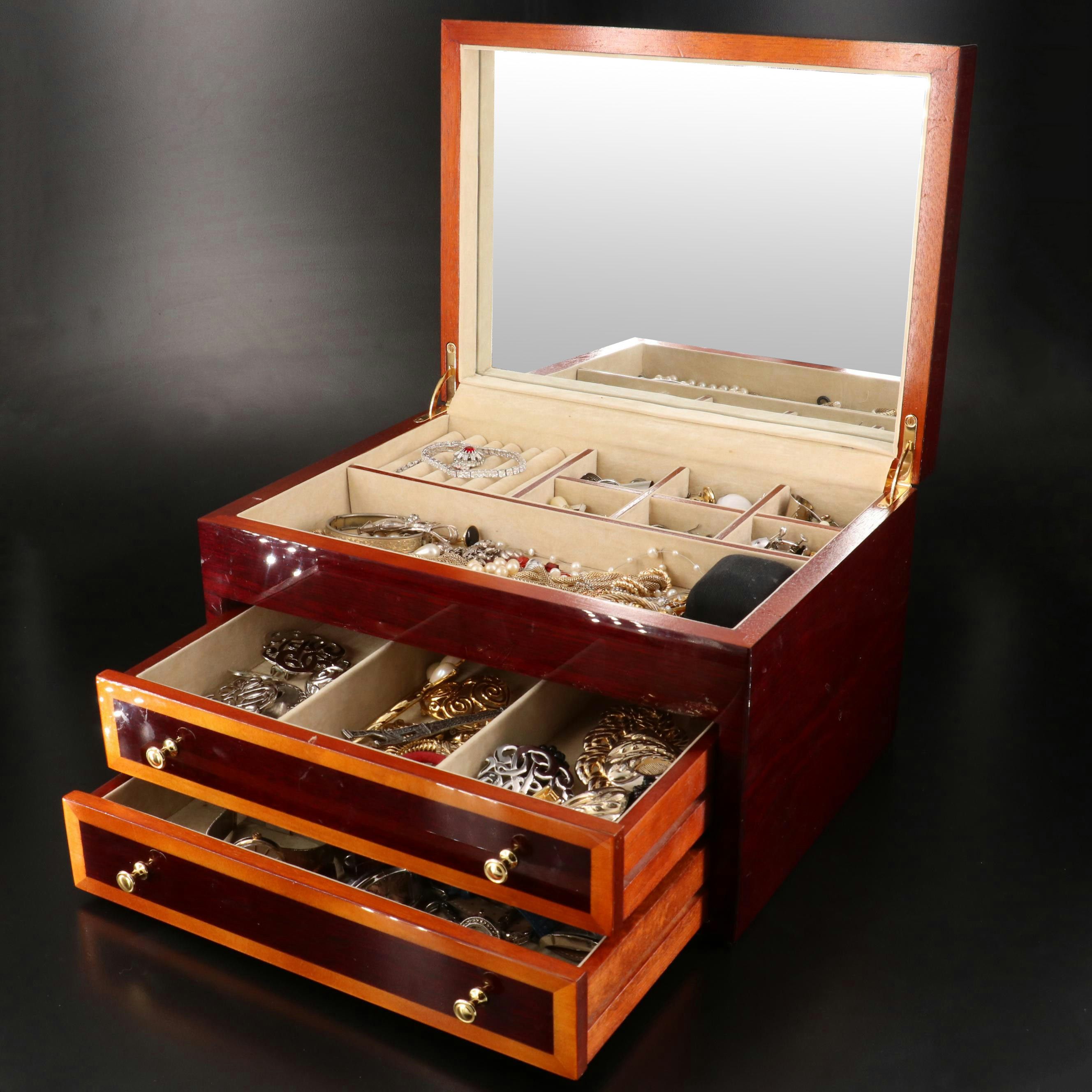 Uncommon Discoveries: Jewelry Collection