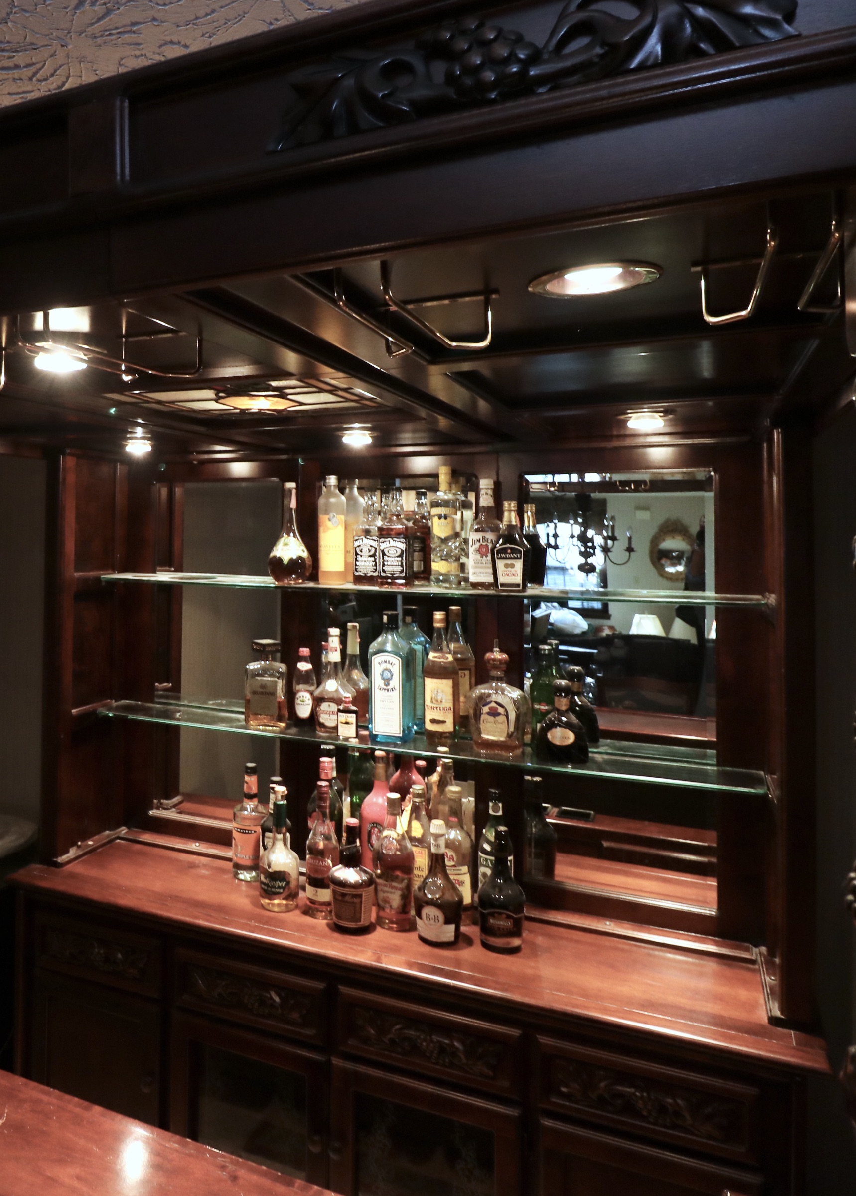 English Pub Style Freestanding Bar with Illuminated Stained Glass Canopy