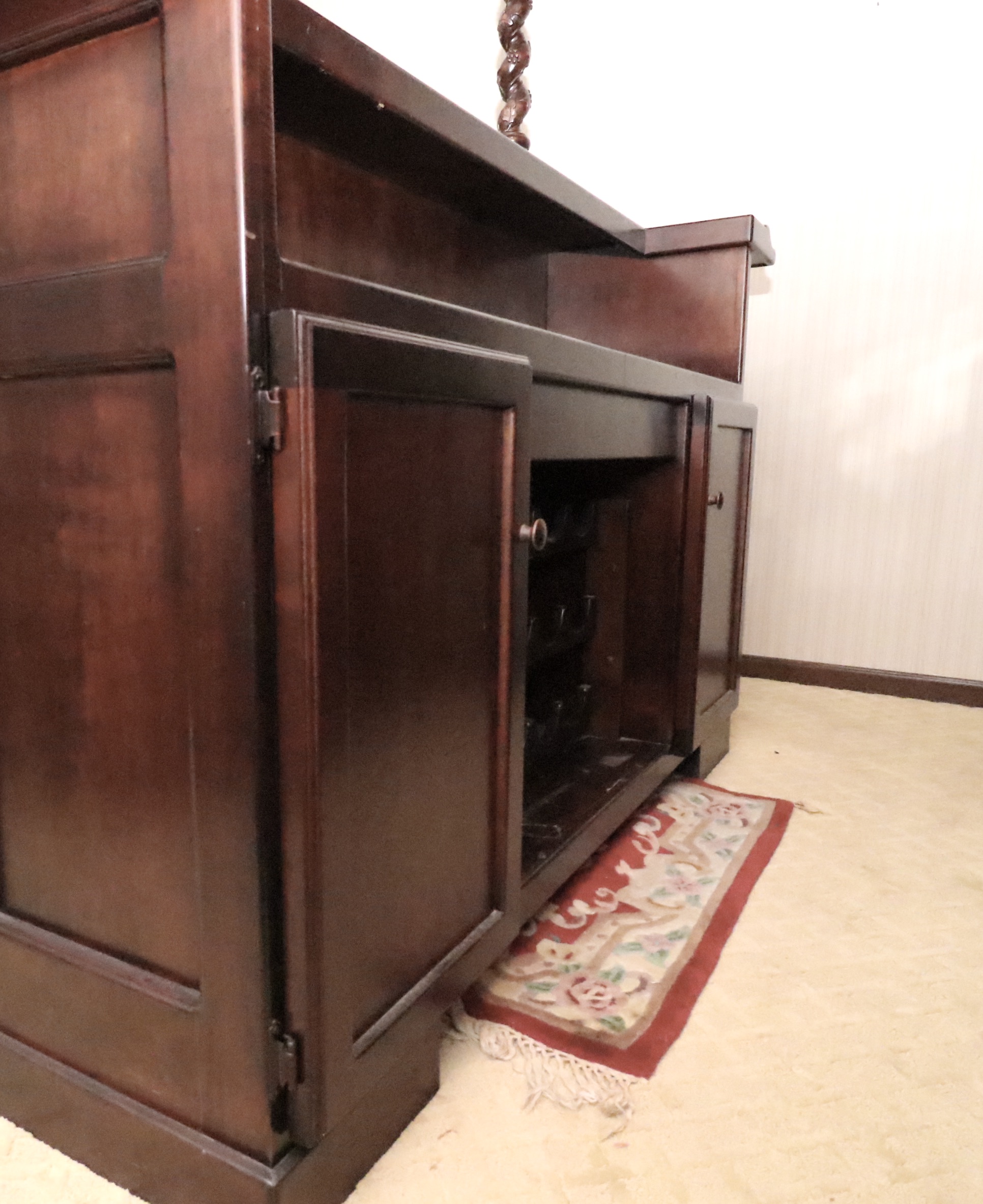 English Pub Style Freestanding Bar with Illuminated Stained Glass Canopy