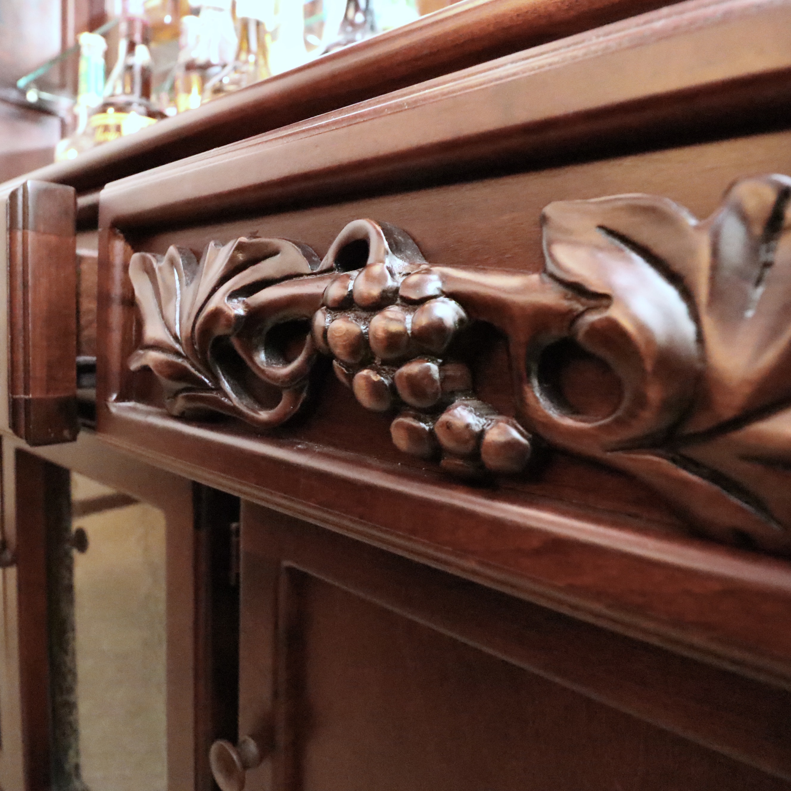 English Pub Style Freestanding Bar with Illuminated Stained Glass Canopy