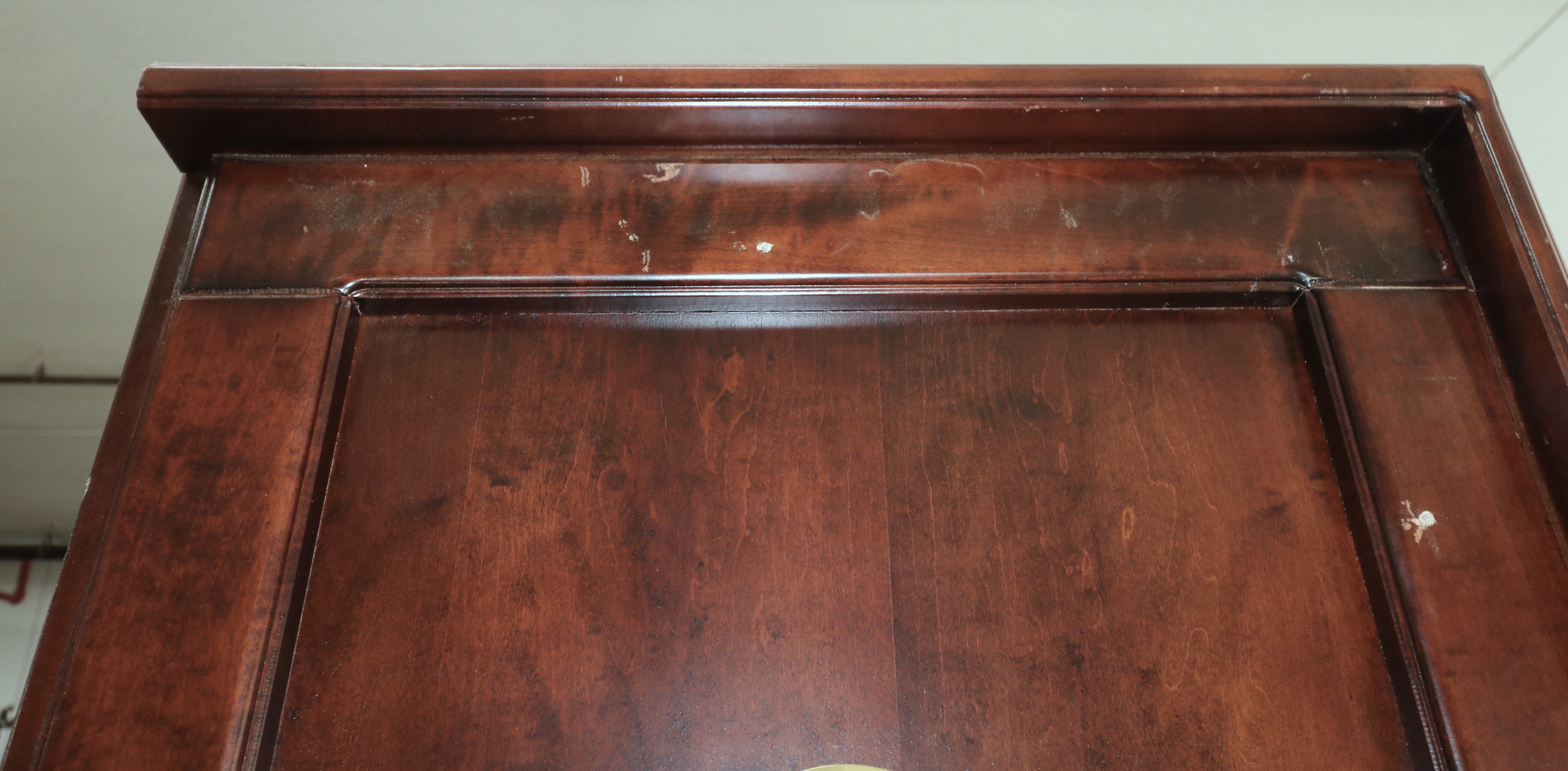 English Pub Style Freestanding Bar with Illuminated Stained Glass Canopy