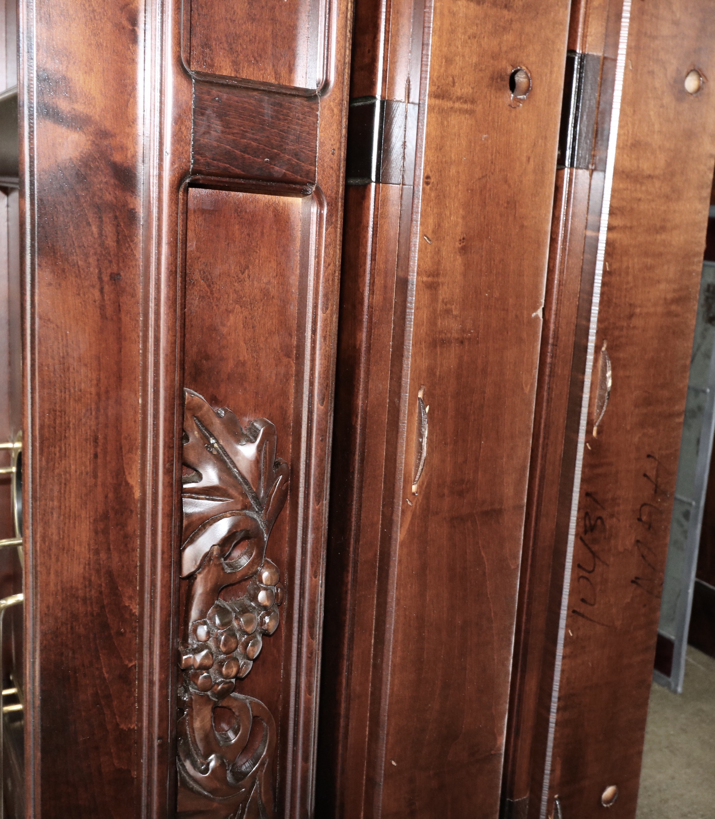 English Pub Style Freestanding Bar with Illuminated Stained Glass Canopy
