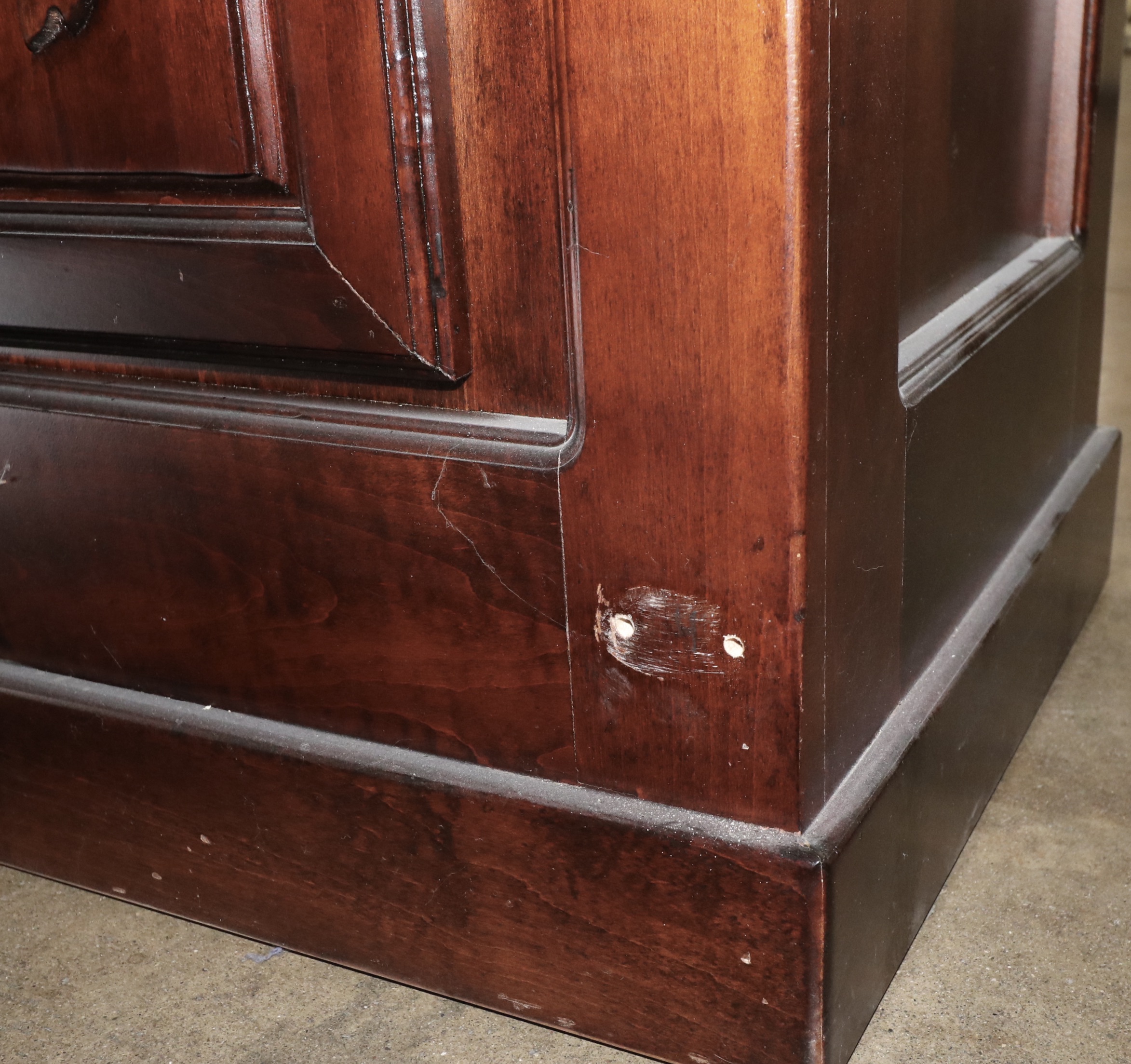 English Pub Style Freestanding Bar with Illuminated Stained Glass Canopy