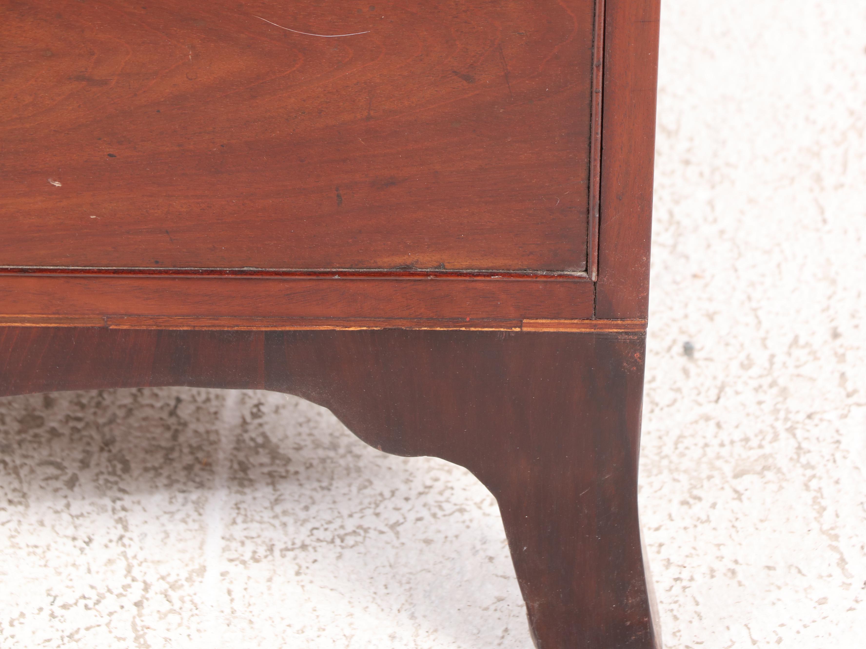 Federal Flame Mahogany and String-Inlaid Butler's Desk, Early 19th Century