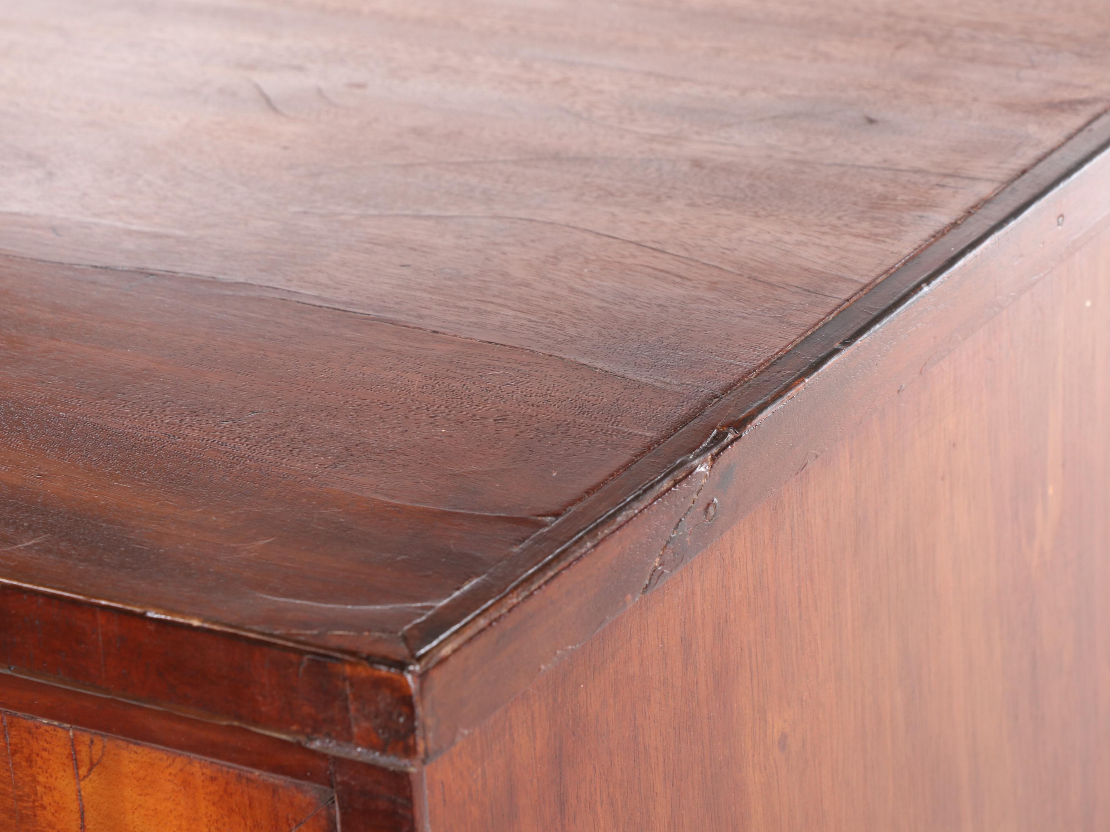 Federal Flame Mahogany and String-Inlaid Butler's Desk, Early 19th Century