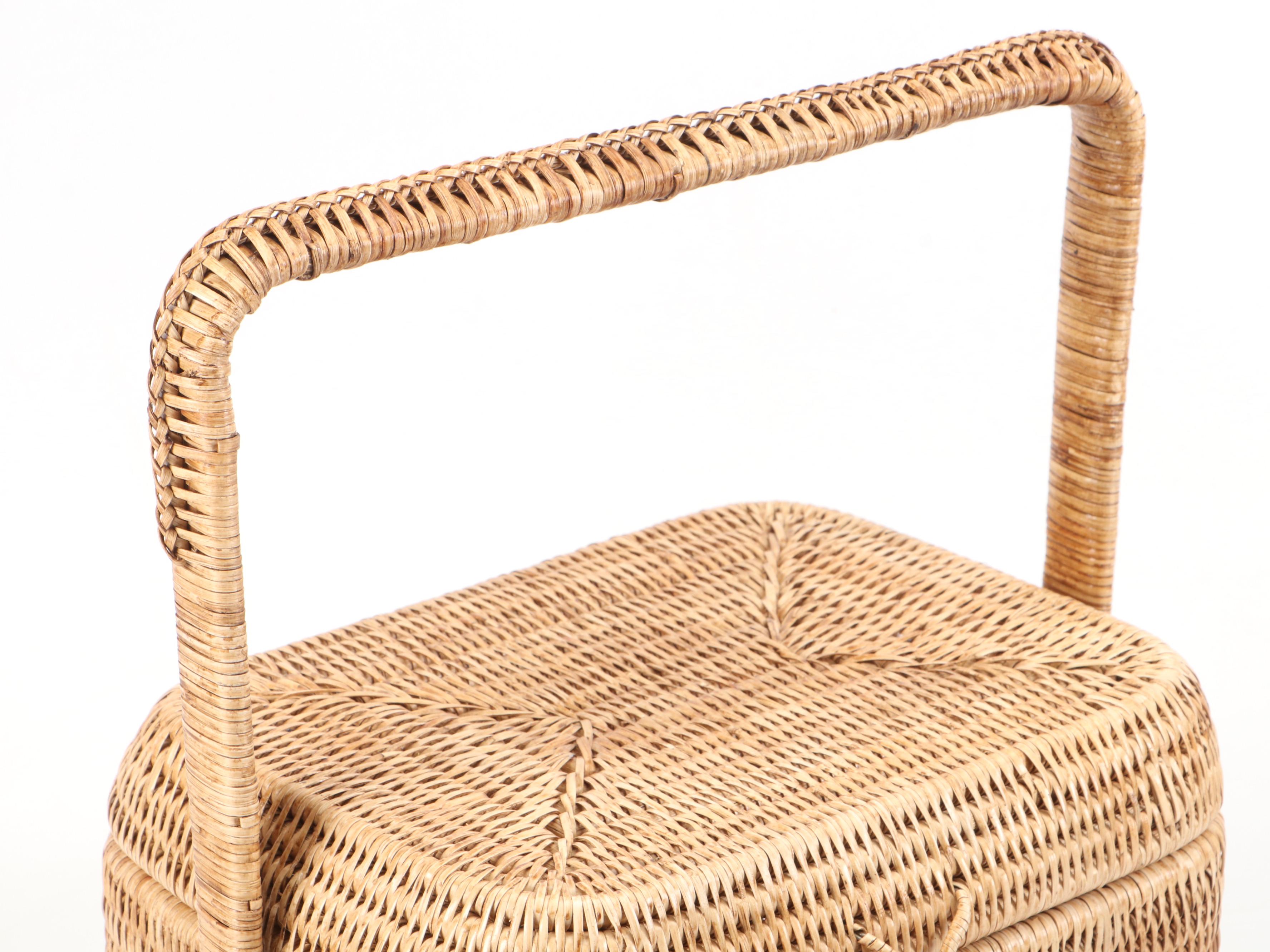 Rattan Covered Plastic Ice Bucket or Cooler