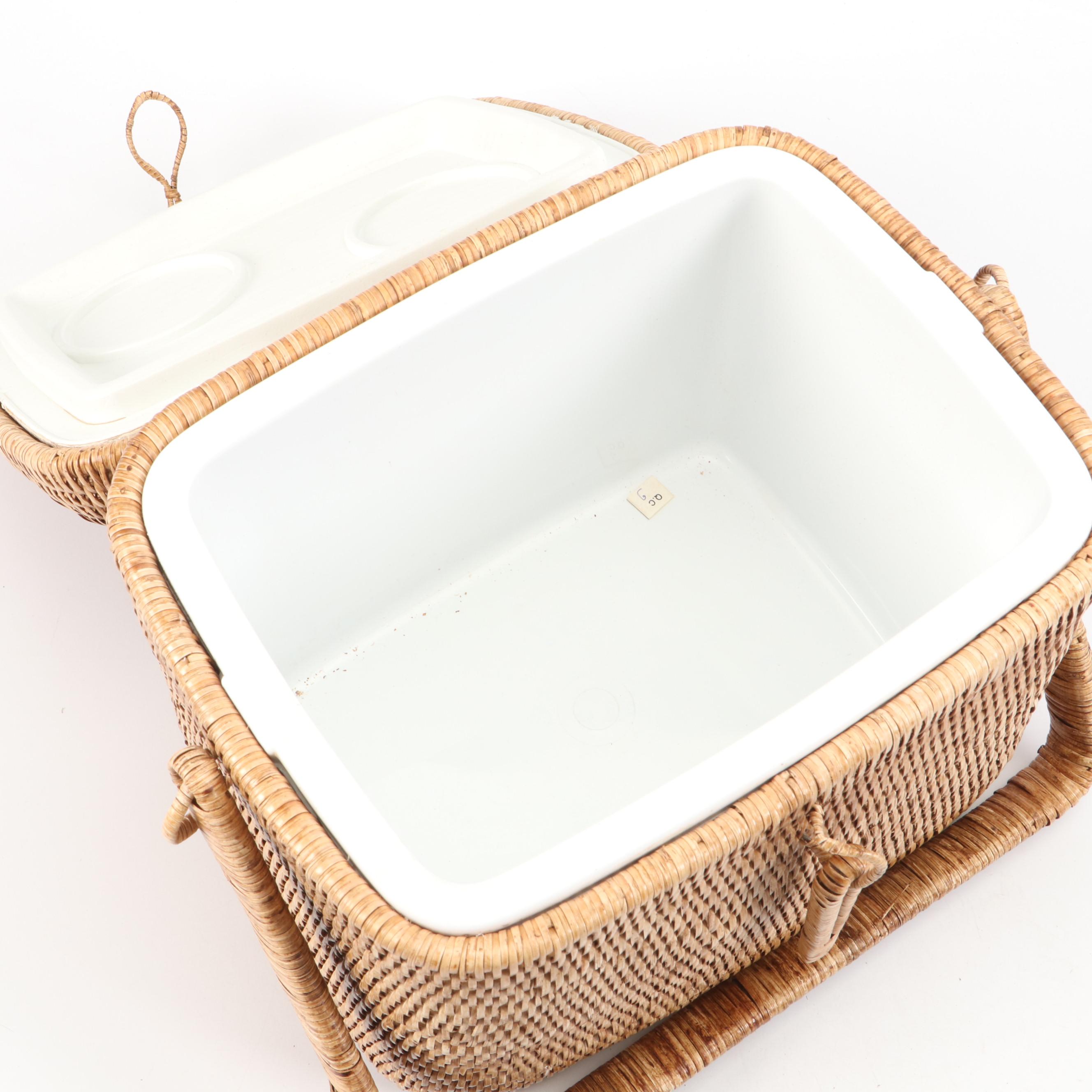 Rattan Covered Plastic Ice Bucket or Cooler