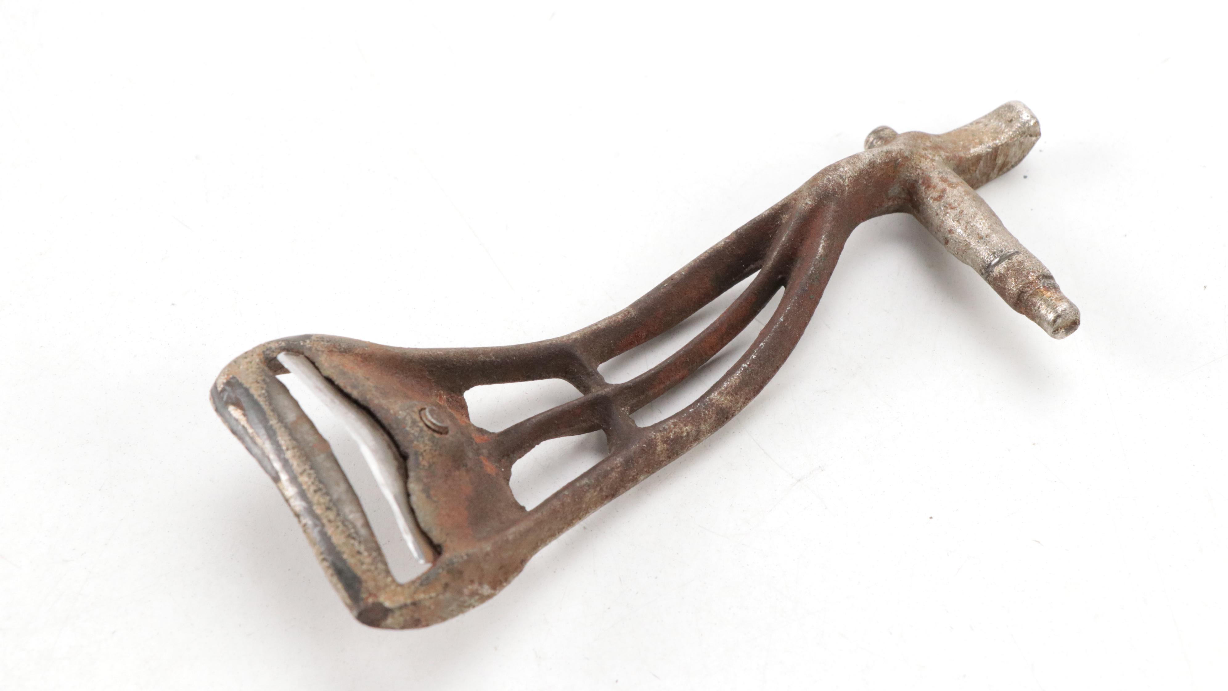 Reading Green Cast Iron Apple Peeler, Late 19th Century