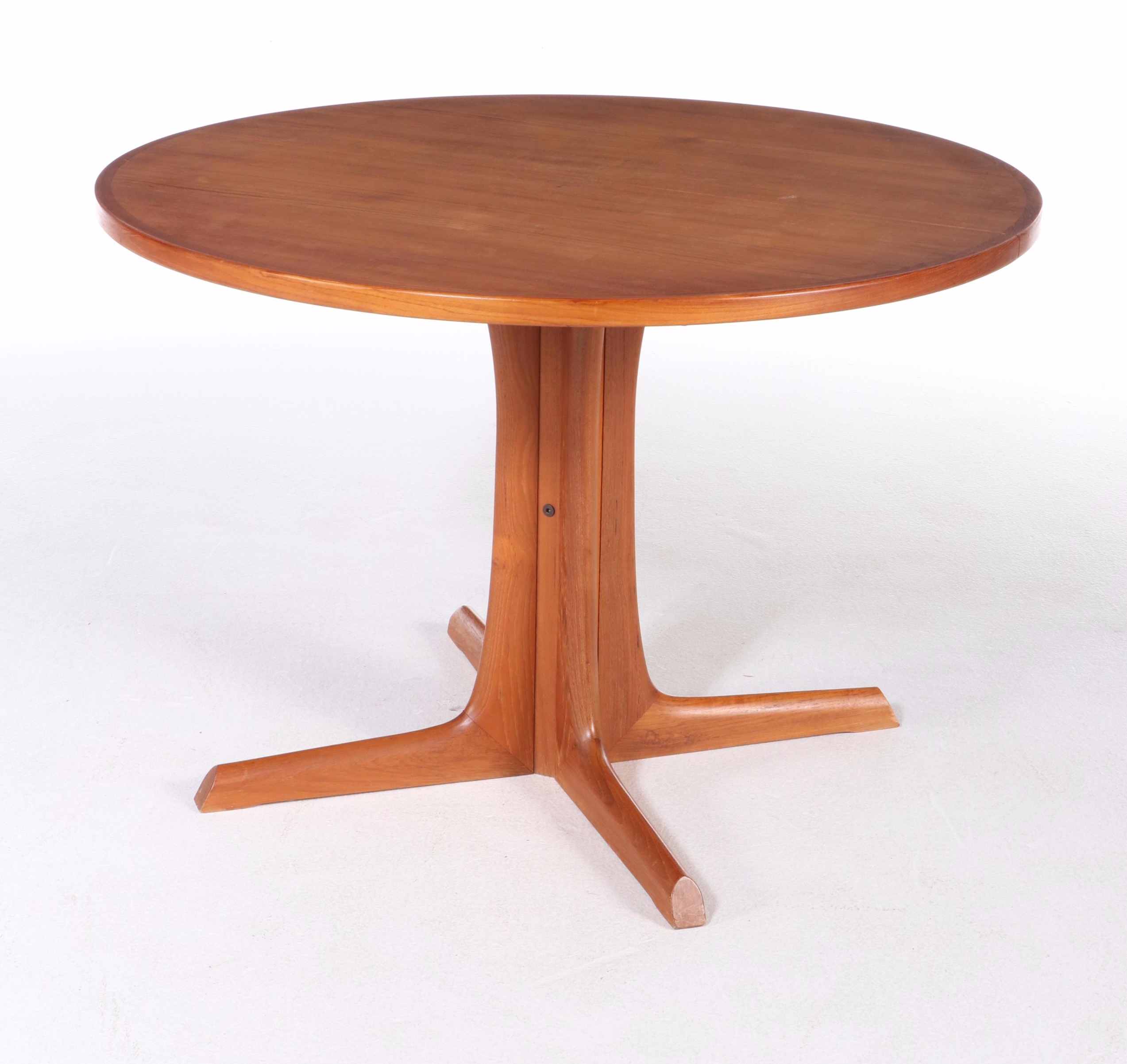 Gudme Møbelfabrik Danish Modern Teak Dining Table and Four Chairs