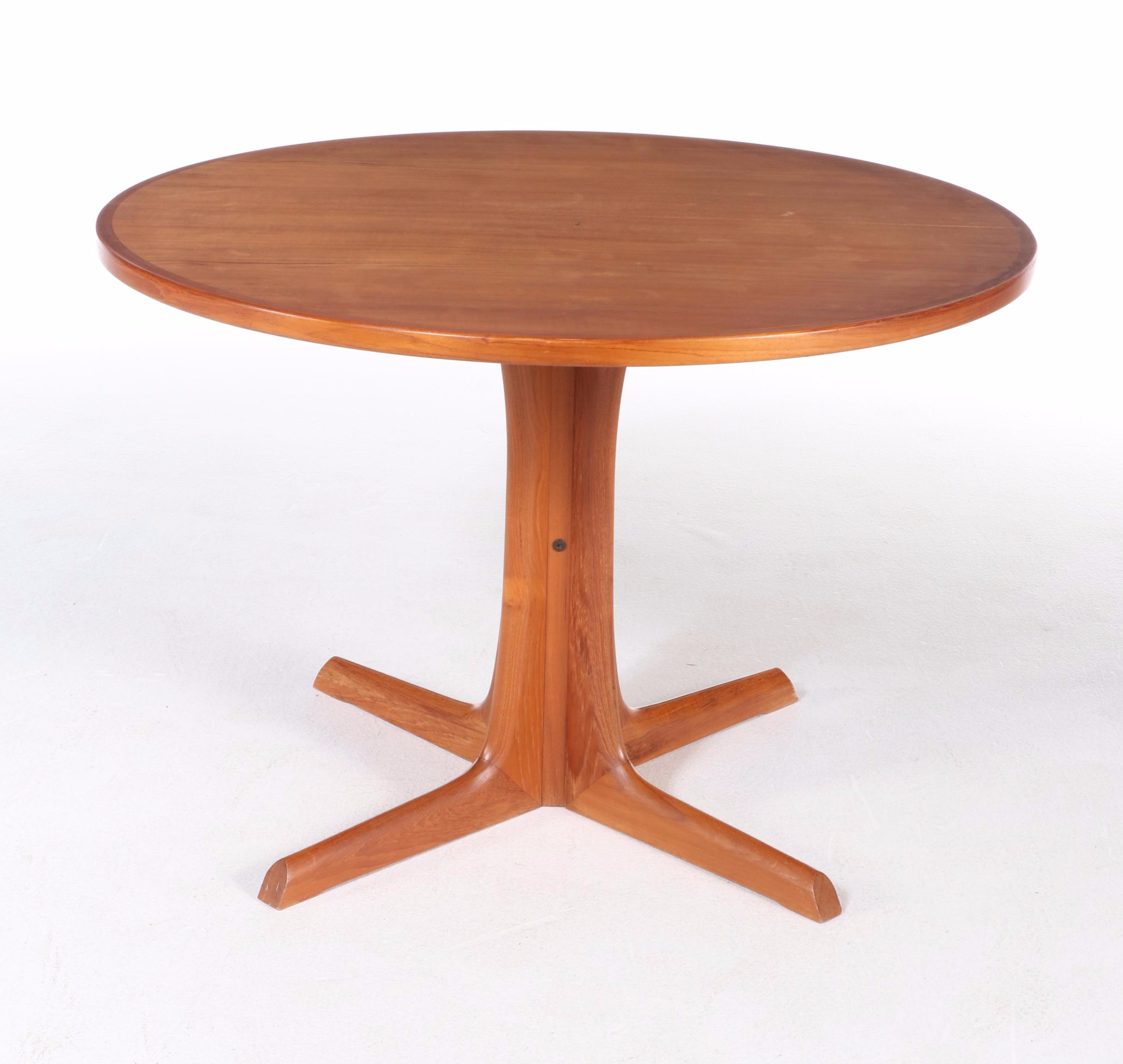 Gudme Møbelfabrik Danish Modern Teak Dining Table and Four Chairs