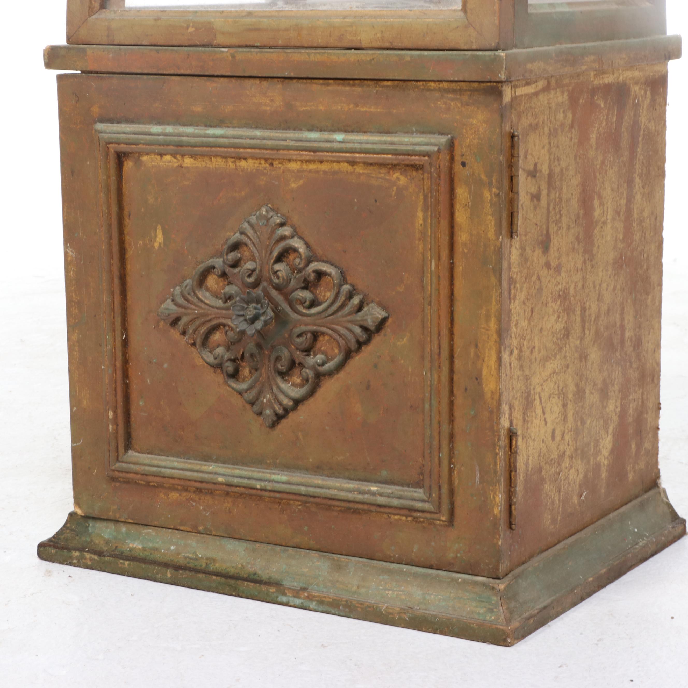 Hollywood Regency Style Giltwood Obelisk-Shaped Curio Cabinet, 20th Century