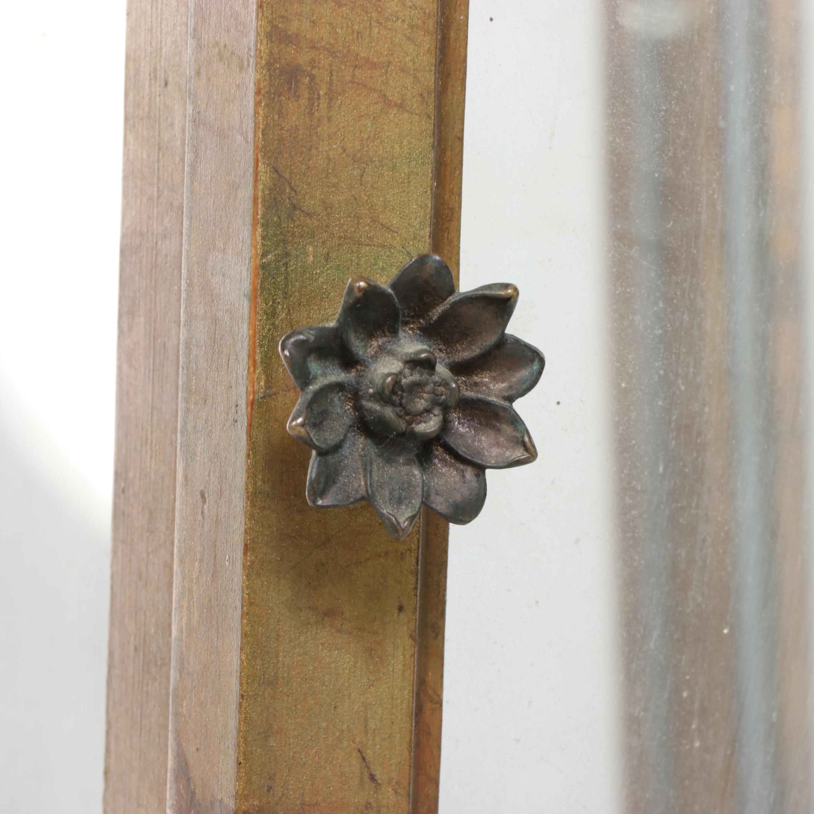 Hollywood Regency Style Giltwood Obelisk-Shaped Curio Cabinet, 20th Century