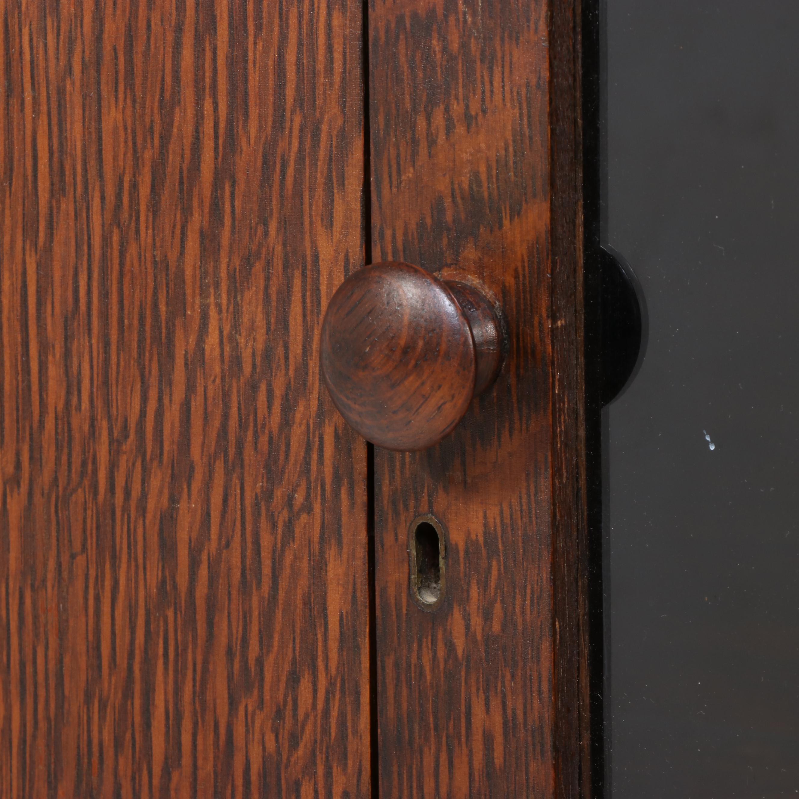 Queen Anne Style Oak and Glass China Cabinet, Early to Mid-20th Century
