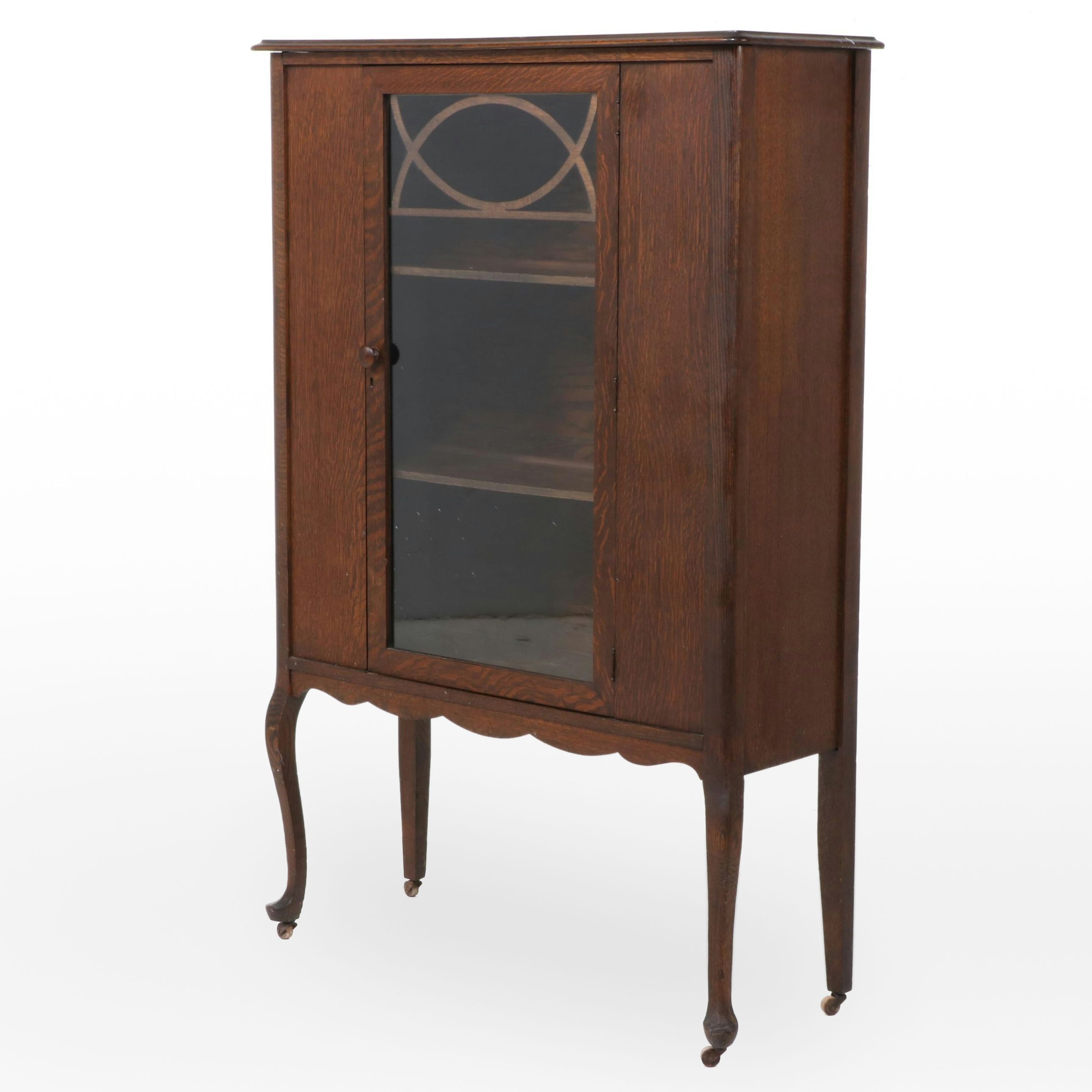 Queen Anne Style Oak and Glass China Cabinet, Early to Mid-20th Century