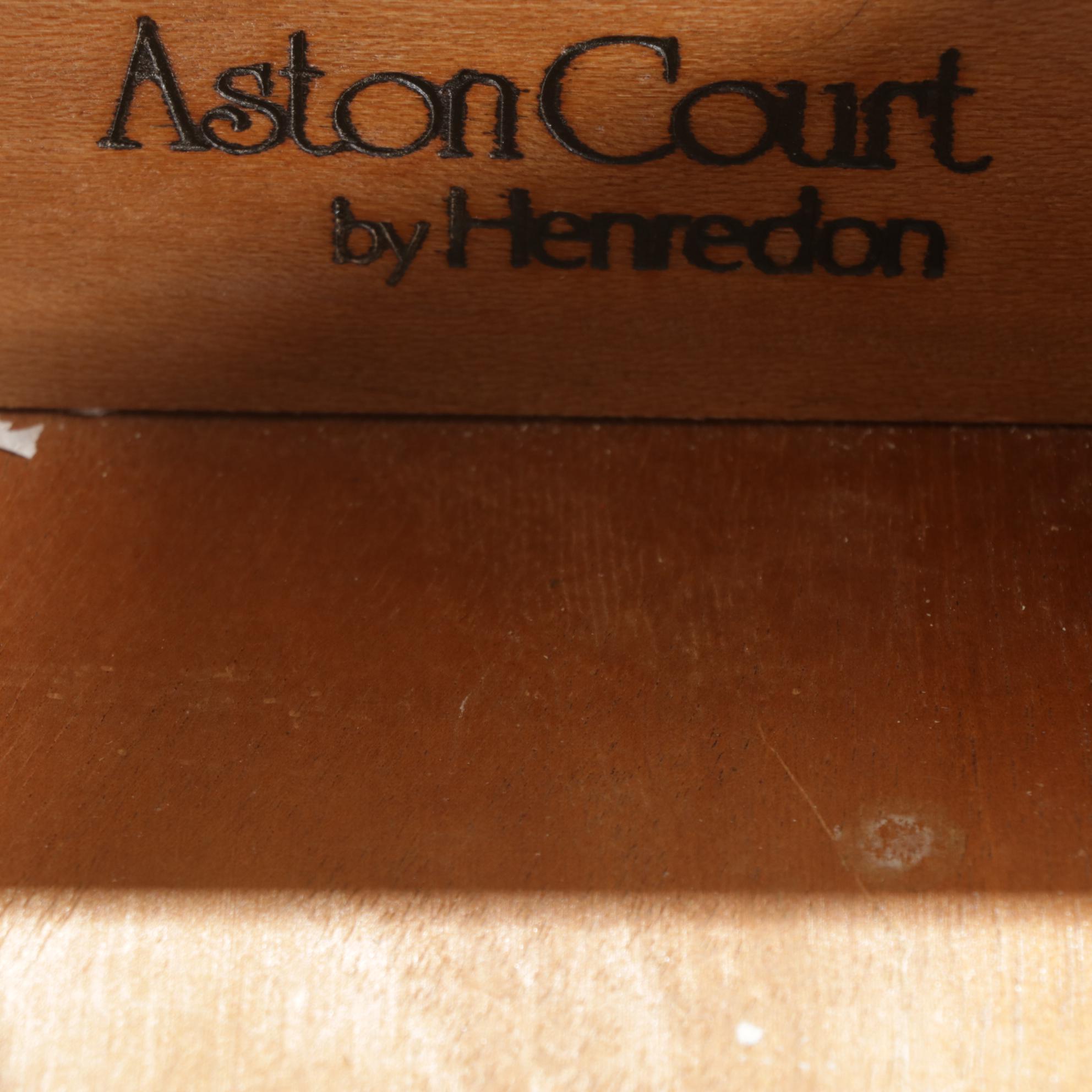 Pair of Henredon "Aston Court" Chippendale Style Mahogany Nightstands