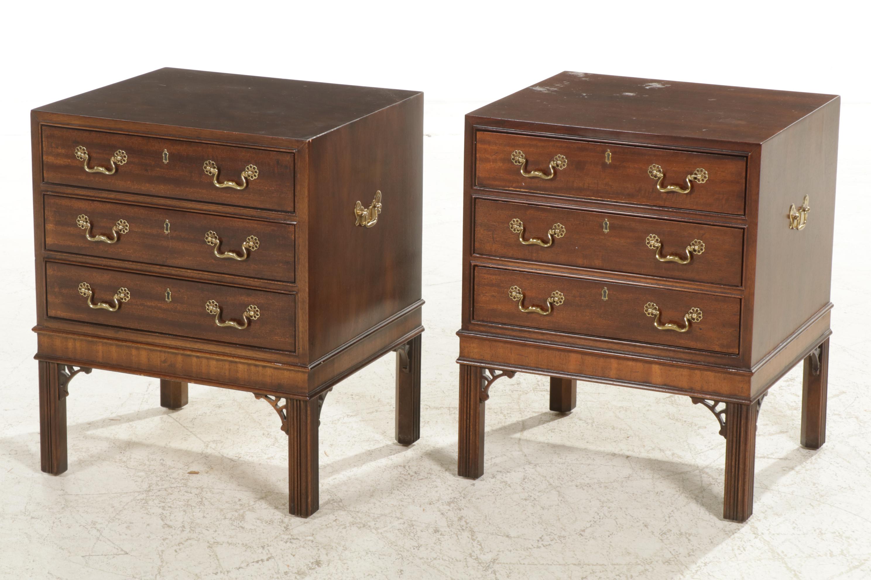 Pair of Henredon "Aston Court" Chippendale Style Mahogany Nightstands