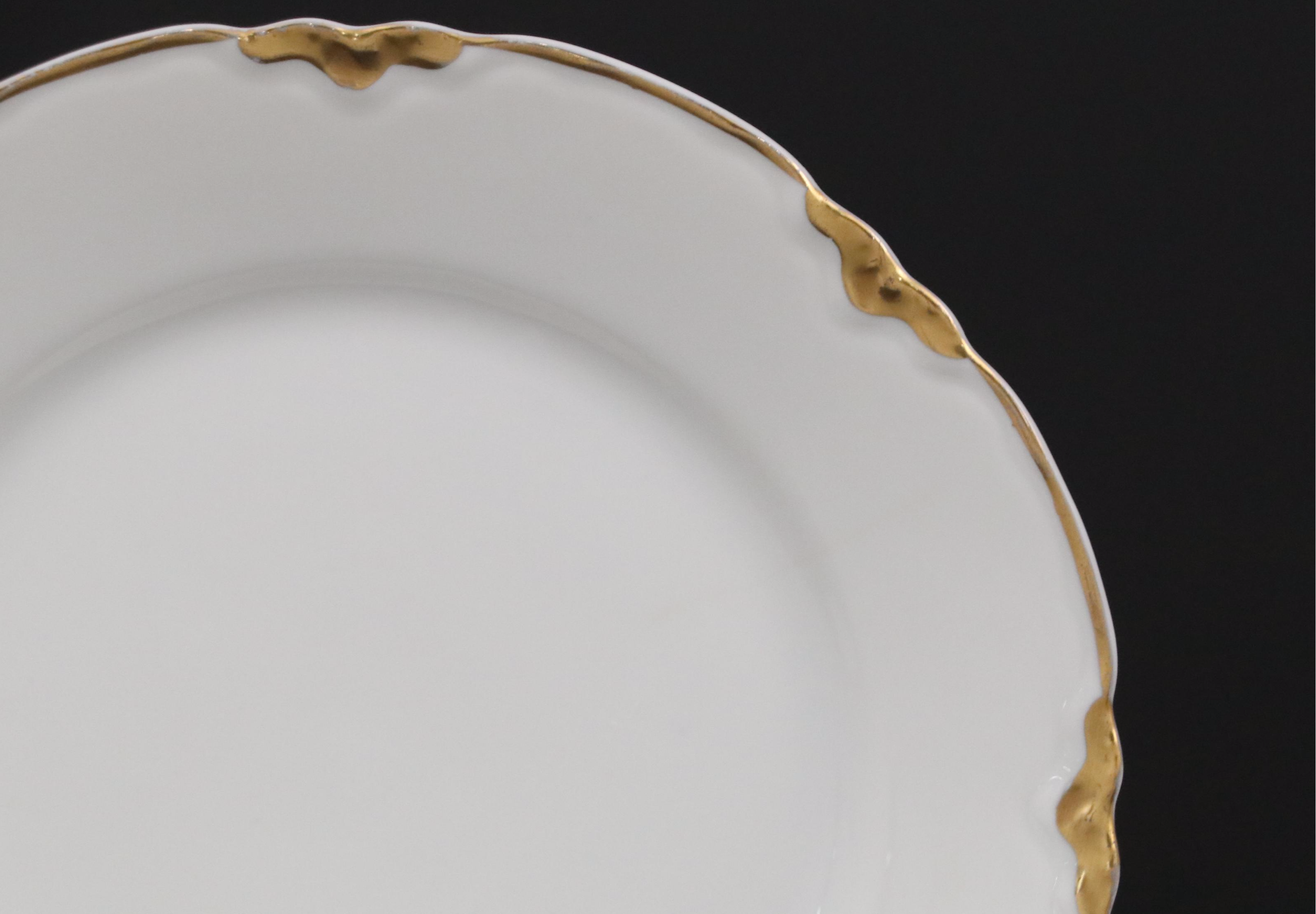 Peerless Bavarian Porcelain Bread & Butter Plates, Teacups, and Saucers, 20th C.