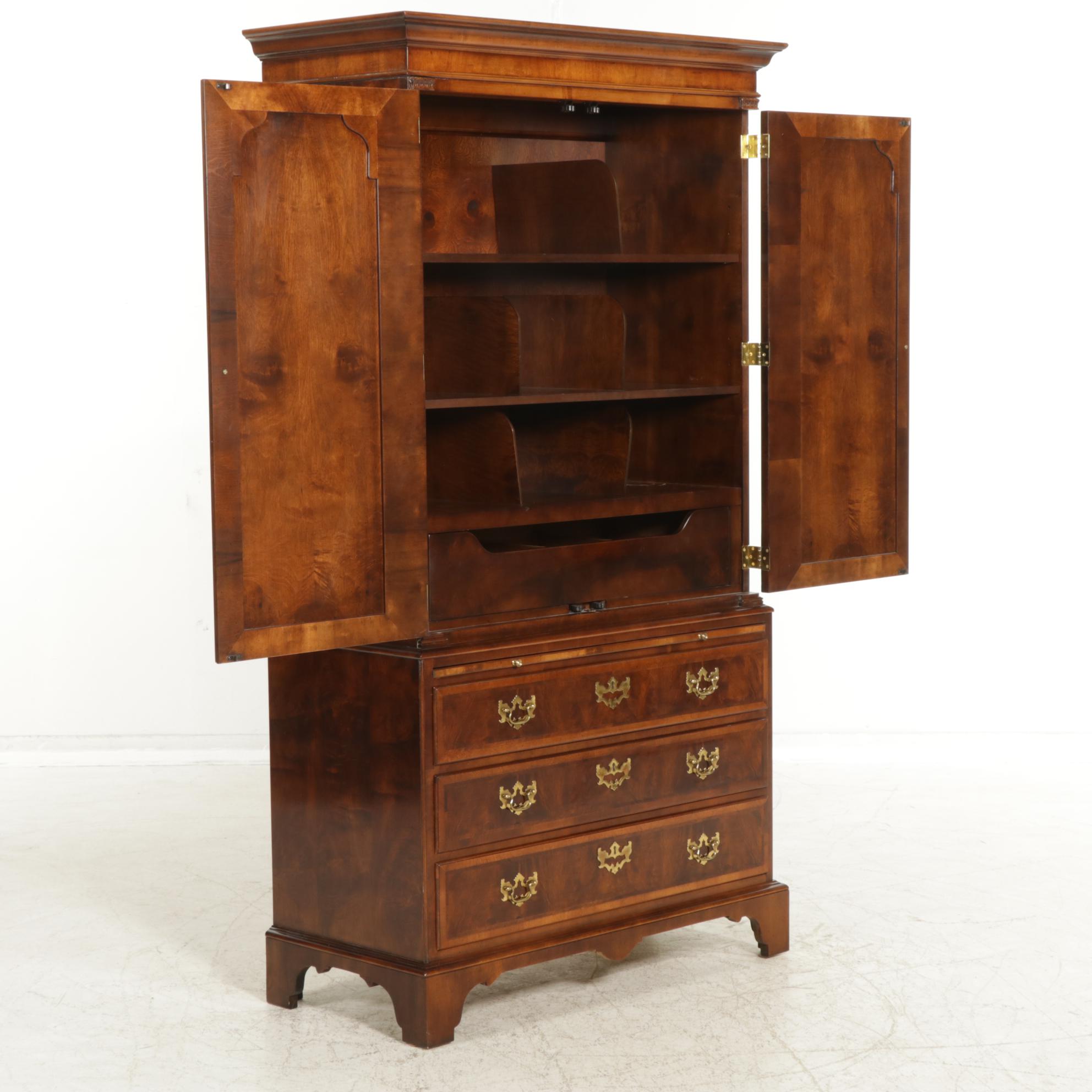 Henredon Georgian Style Flame Mahogany Linen Press, Late 20th Century