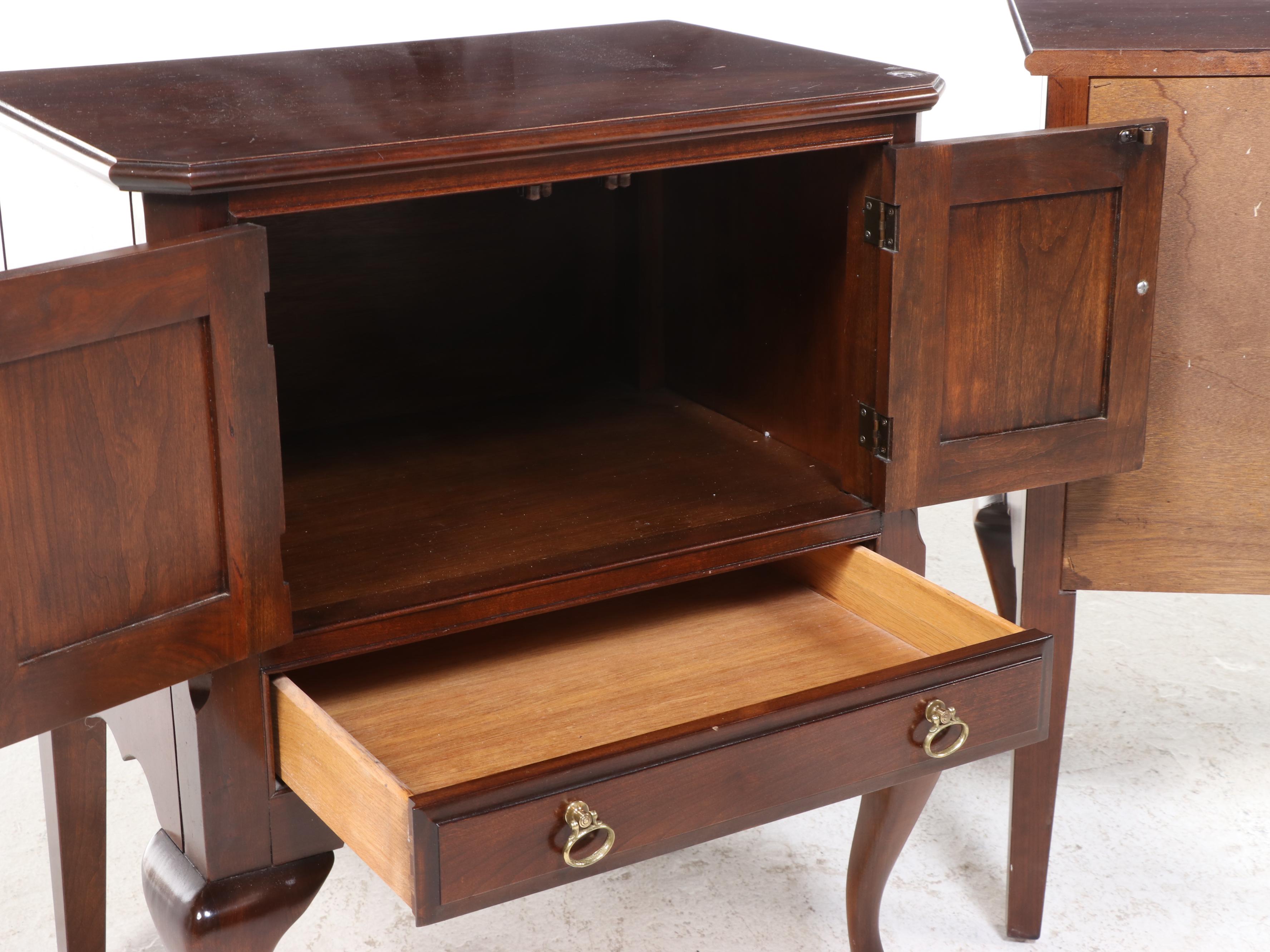 Pair of Pennsylvania House Queen Anne Style Cherry Nightstands