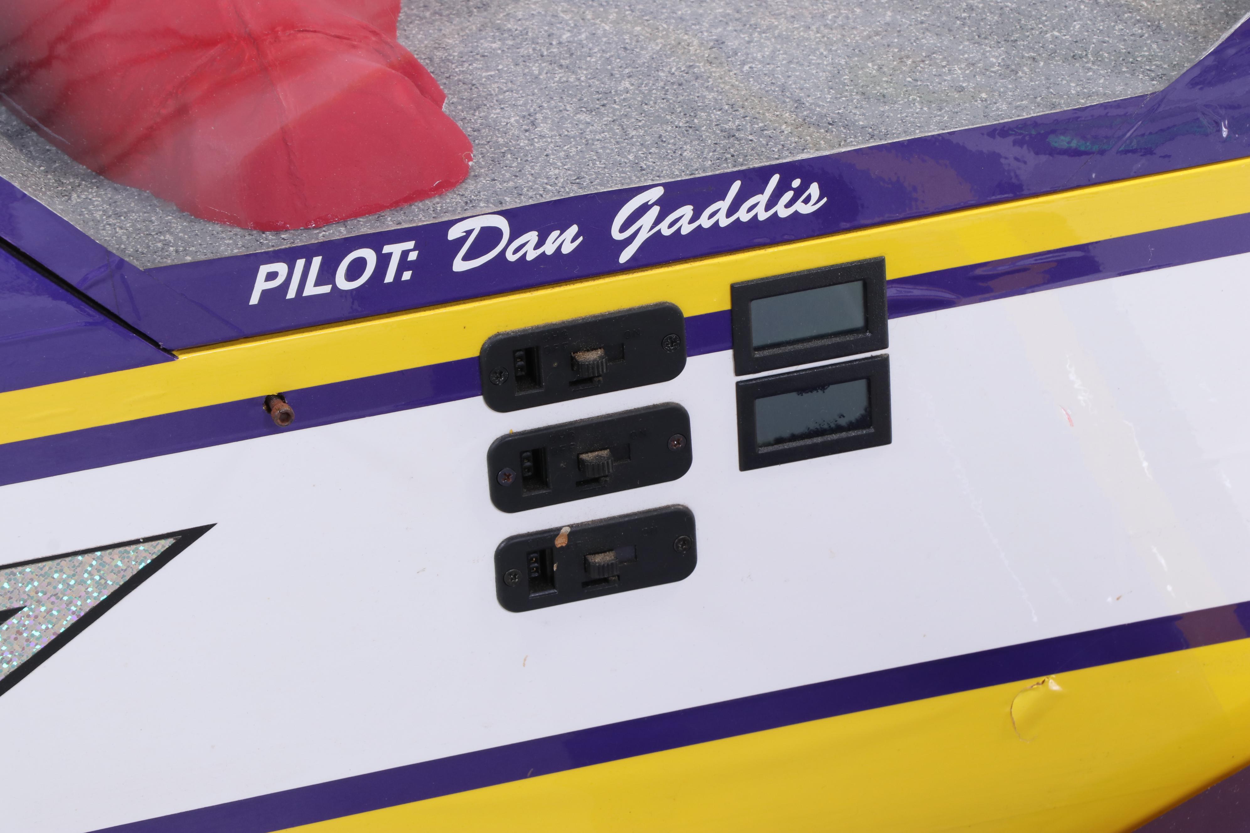 Carden Aircraft "Giles 300" Model RC Airplane with Desert Aircraft DA150 Engine