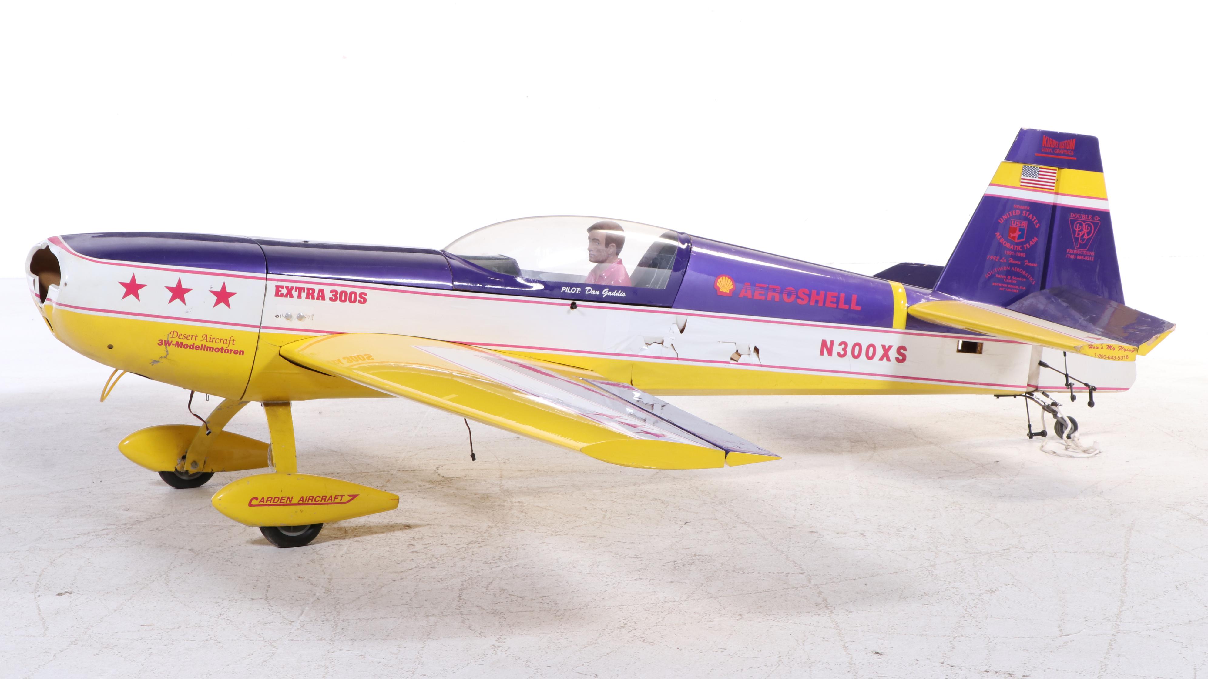 Carden Aircraft Scale Model "Extra 300S" Remote Control Model Airplane