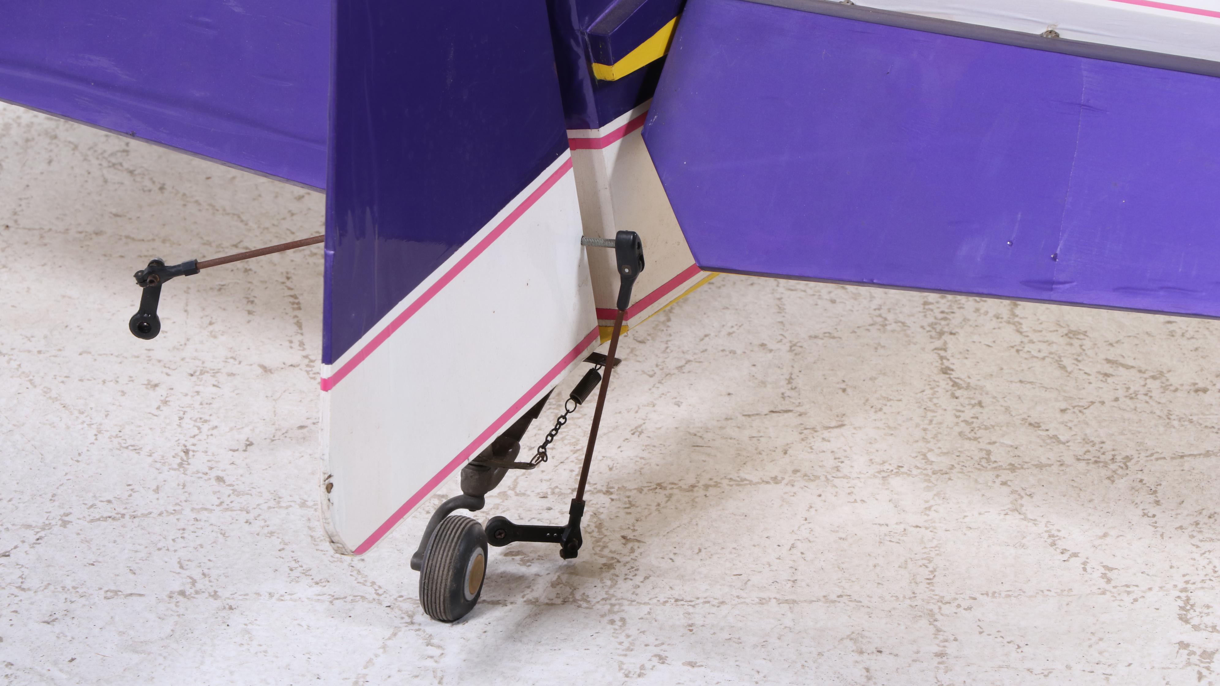 Carden Aircraft Scale Model "Extra 300S" Remote Control Model Airplane