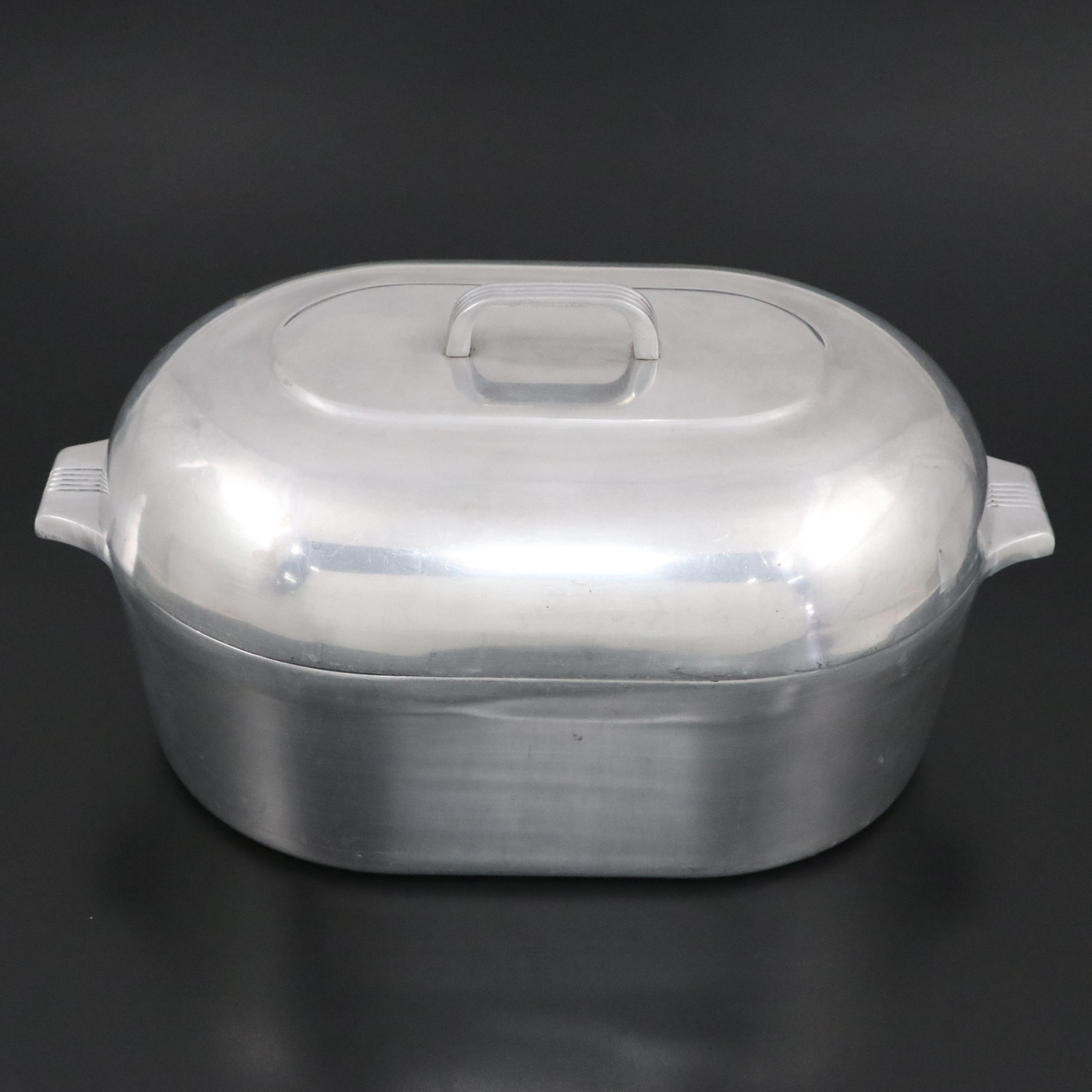 Wagner Ware Magnalite Aluminum Roaster/Dutch Oven with 1½ Qt. Saucepan