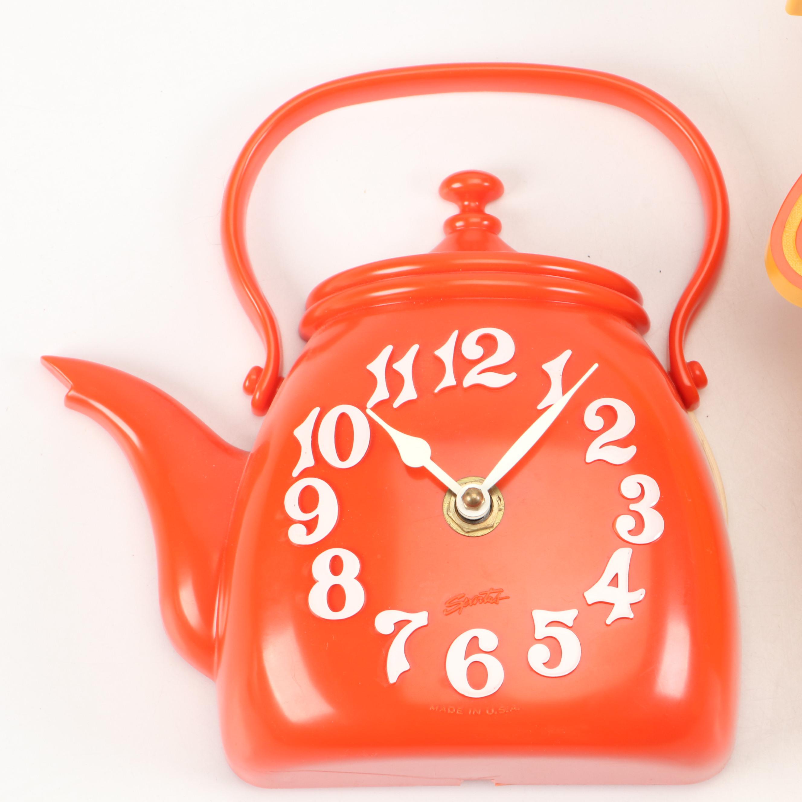 Spartus Molded Plastic Chicken and Teapot Wall Clocks, Mid to Late 20th C.