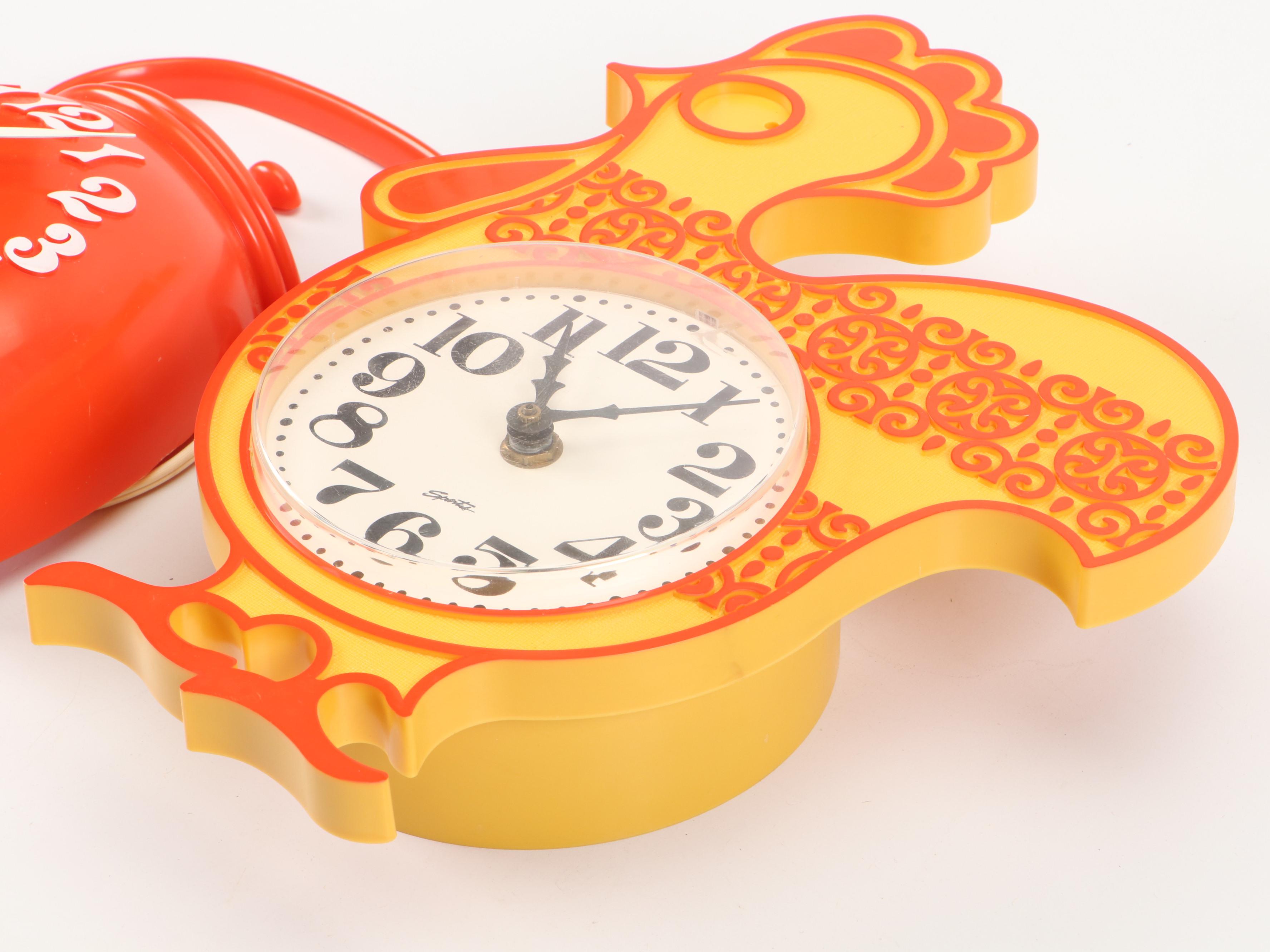 Spartus Molded Plastic Chicken and Teapot Wall Clocks, Mid to Late 20th C.