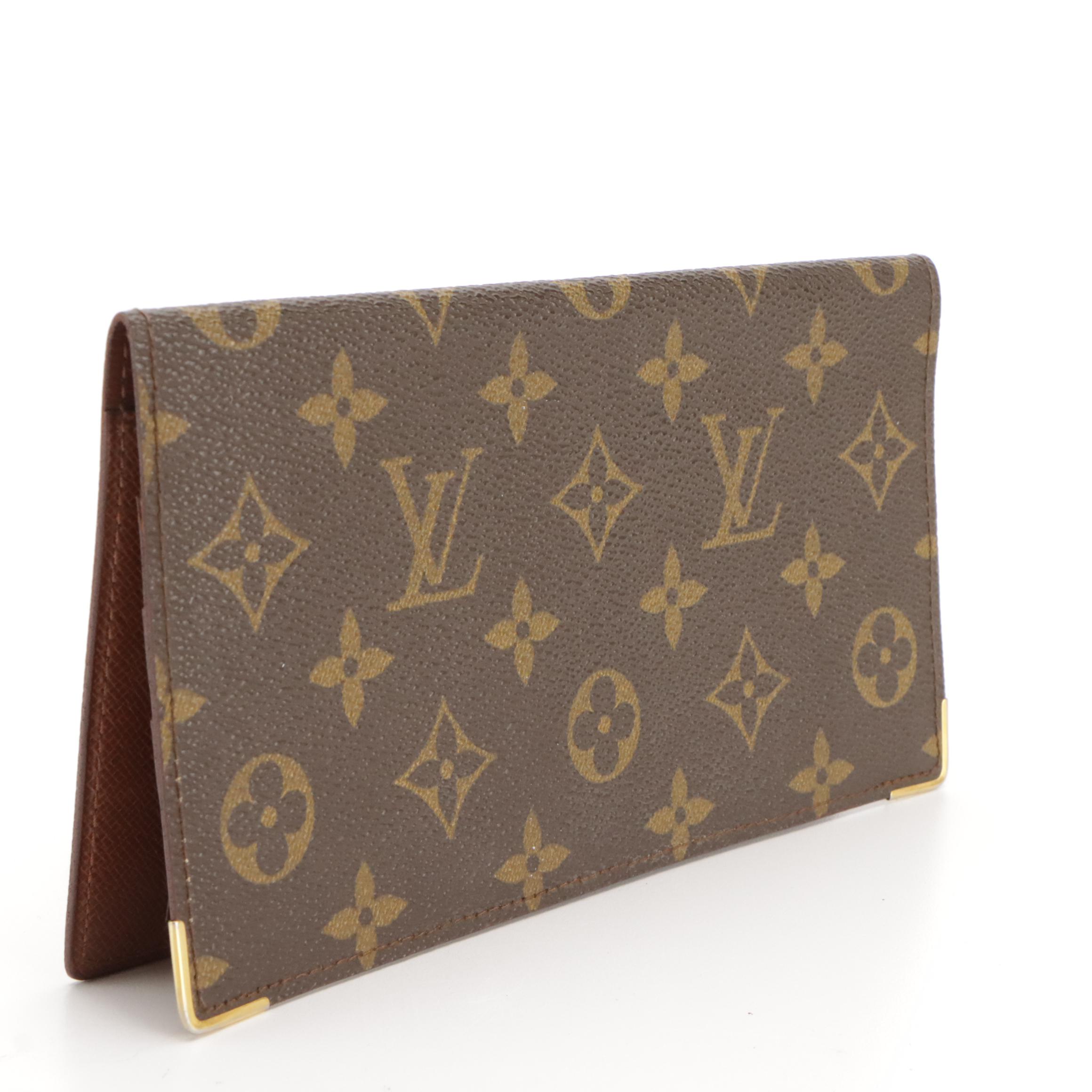 Louis Vuitton Checkbook Wallet in Monogram Canvas