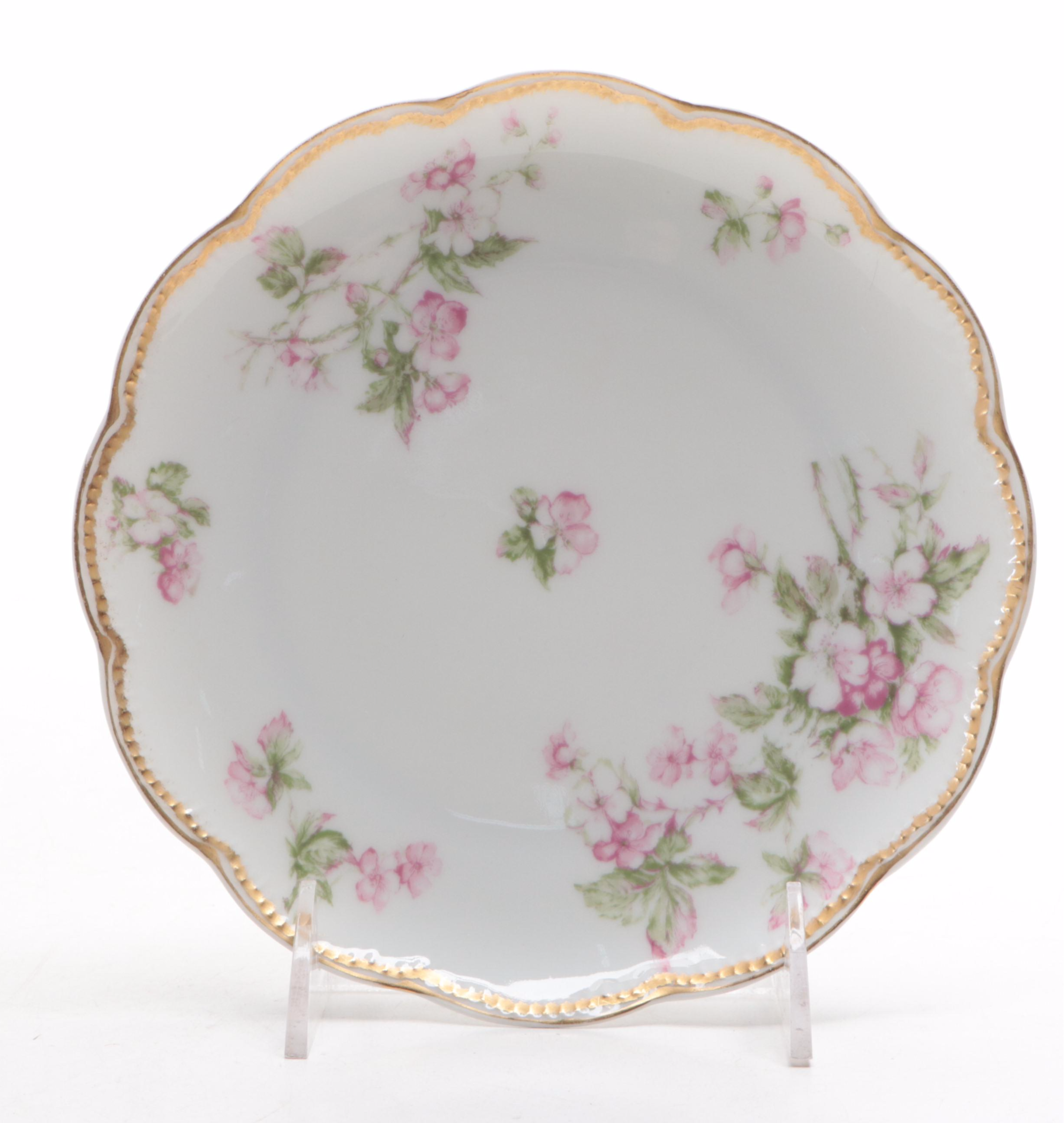 Haviland Limoges Gilt Porcelain Scalloped Plates, Mid to Late 20th Century