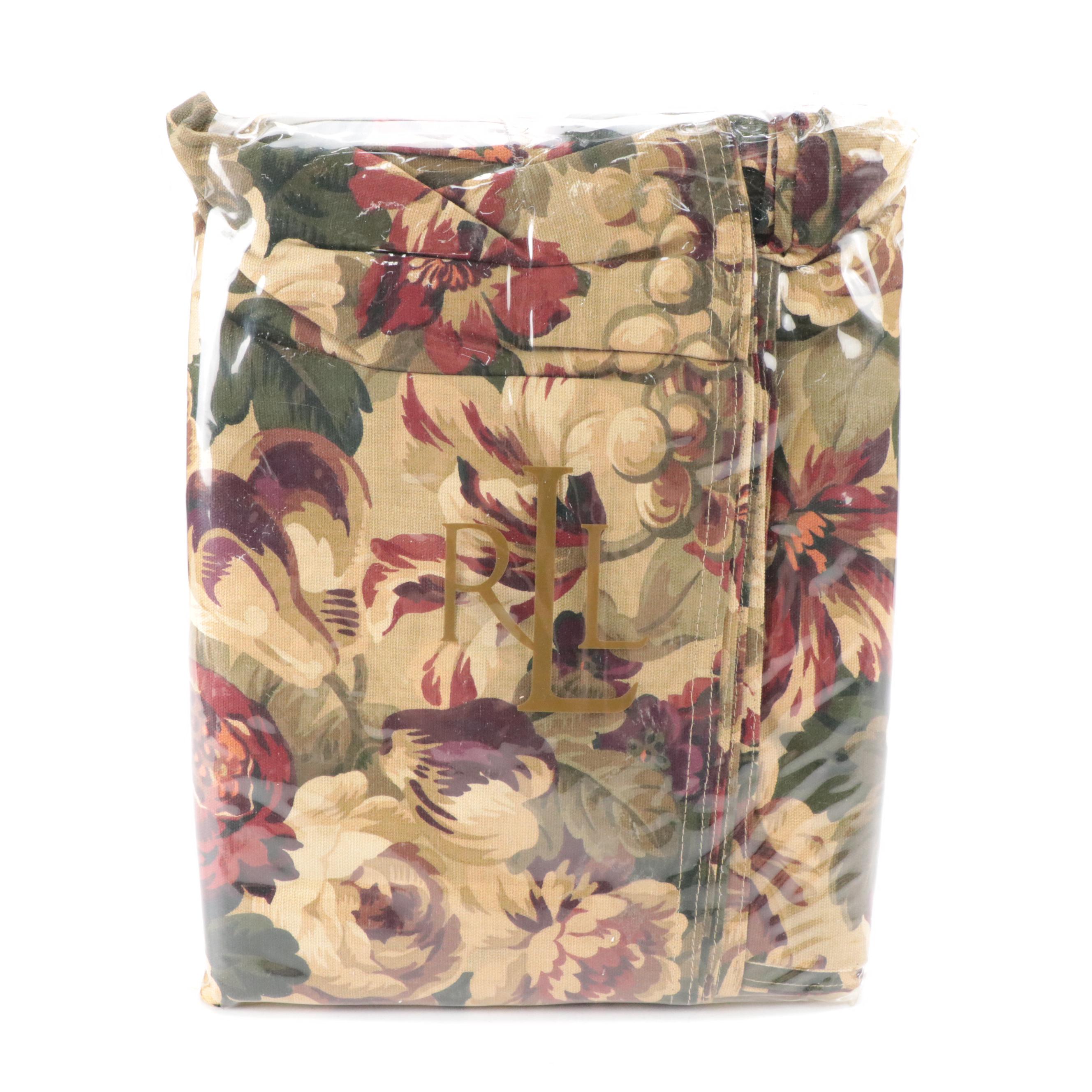 Waterford, Calvin Klein and Ralph Lauren Tablecloths and Napkins, 21st Century