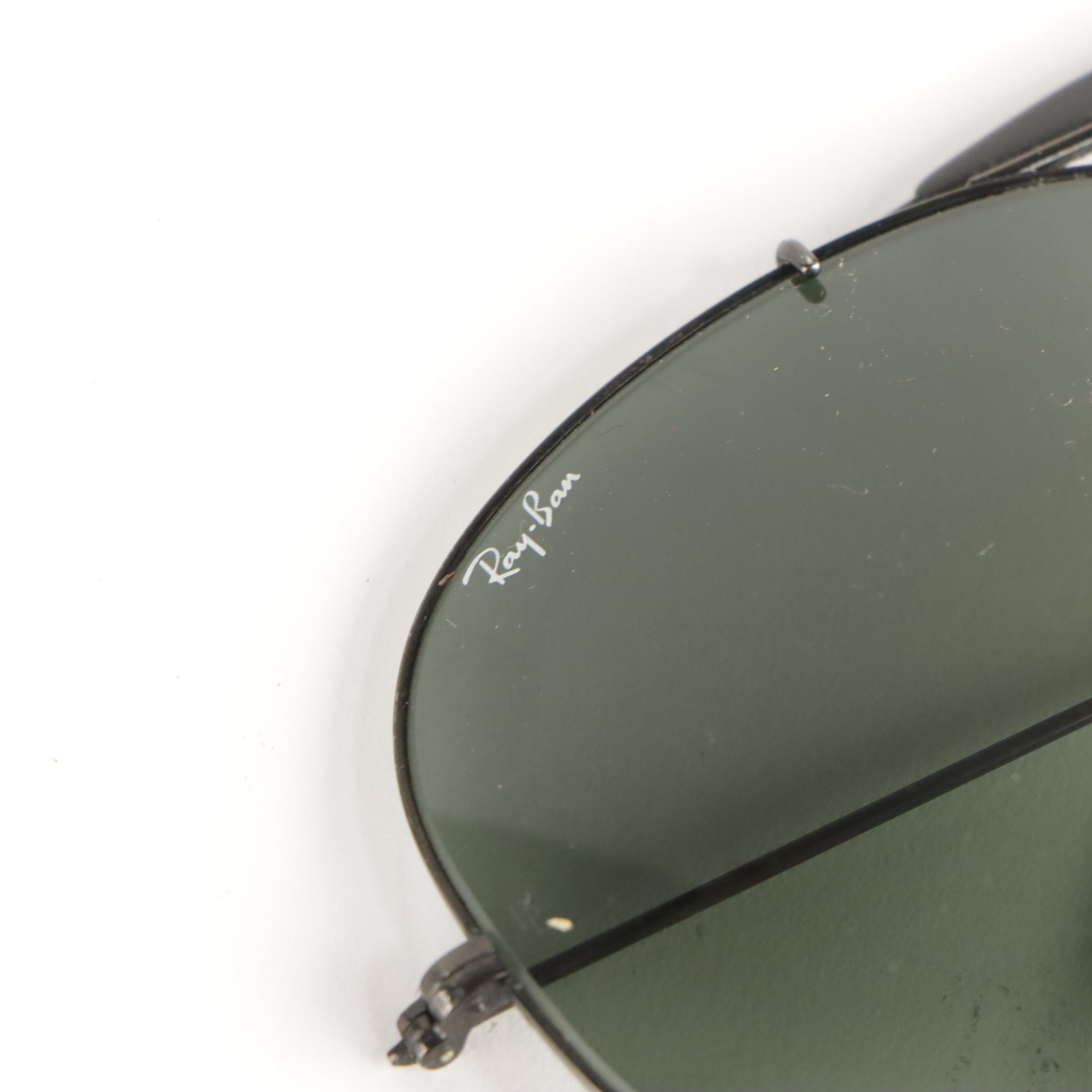 Ray-Ban Vintage Polished Black Outdoorsman Aviator Sunglasses in Case