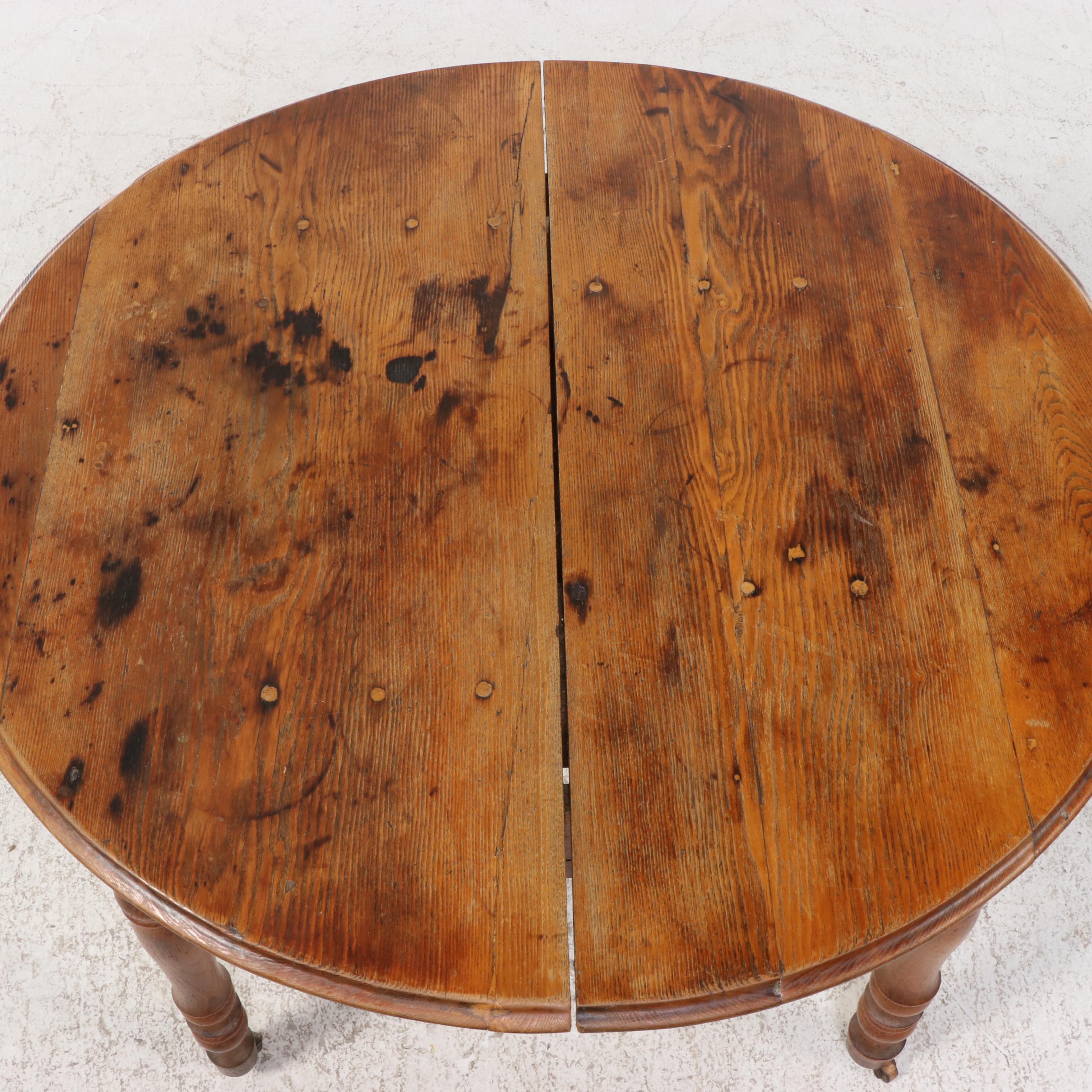 Five-Piece Dining Set with Windsor Style Bow-Back Spindle Chairs and Pine Table