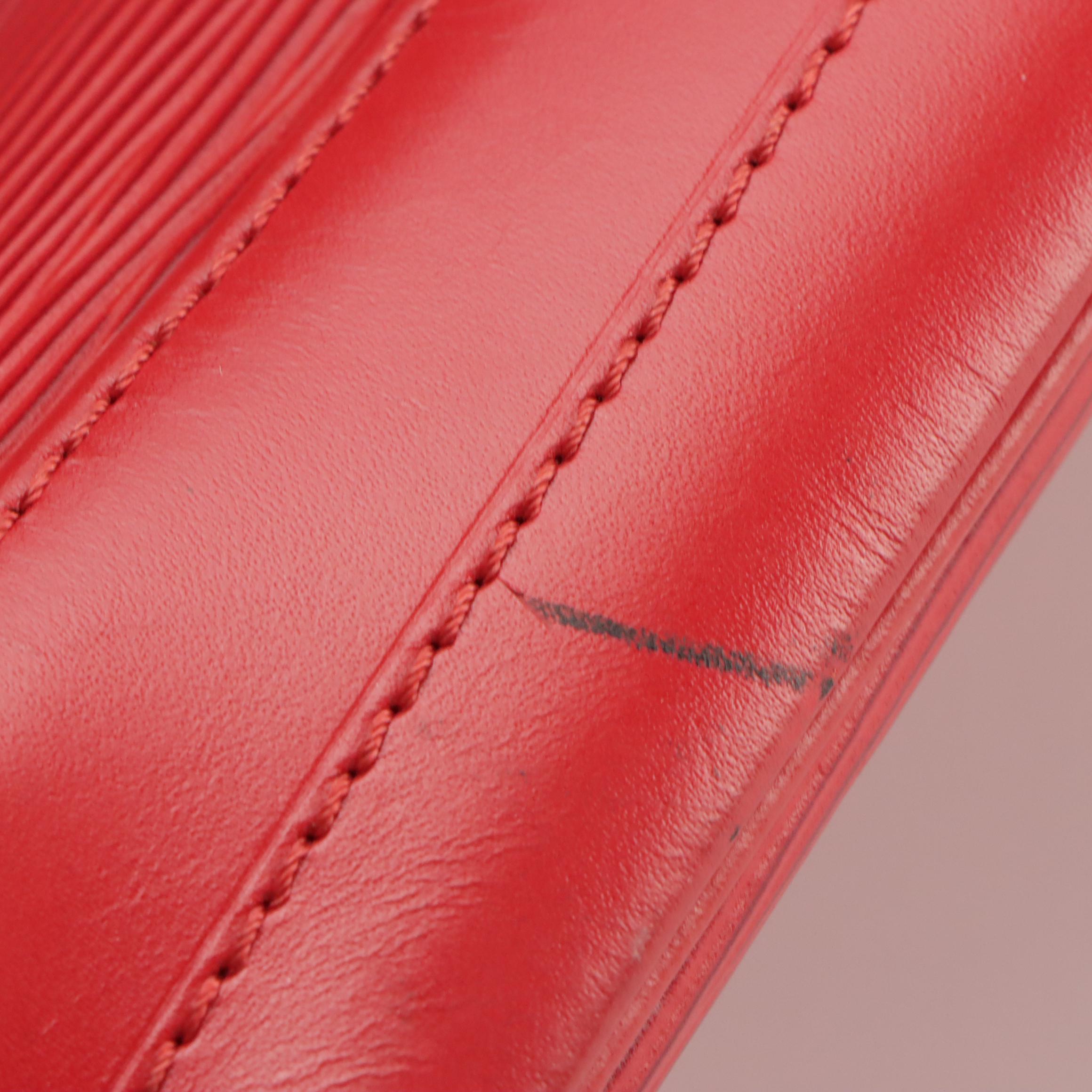 Louis Vuitton Noé Shoulder Bag in Castilian Red Epi and Smooth Leather