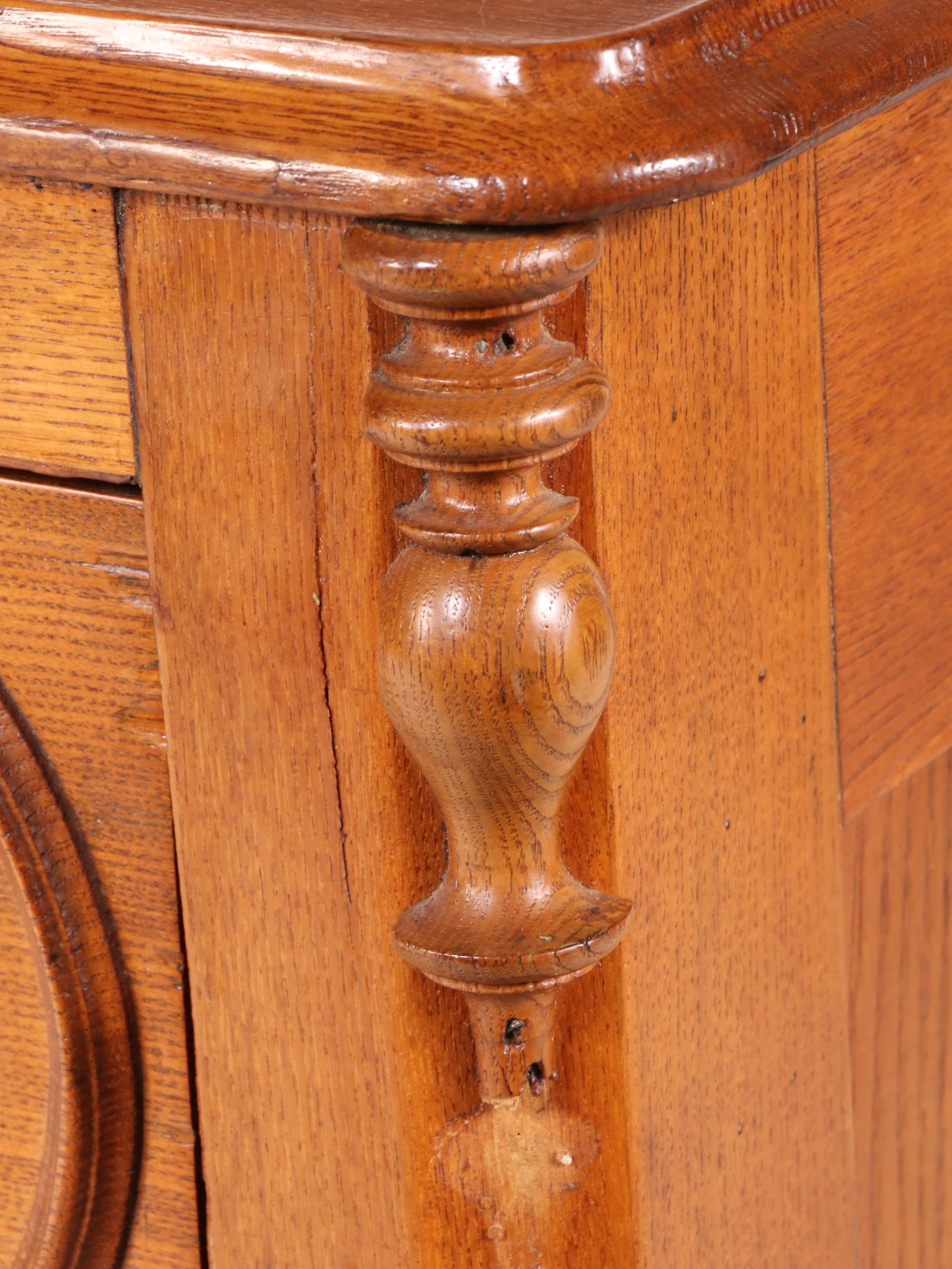 Victorian Oak Three-Drawer Chest, Late 19th Century