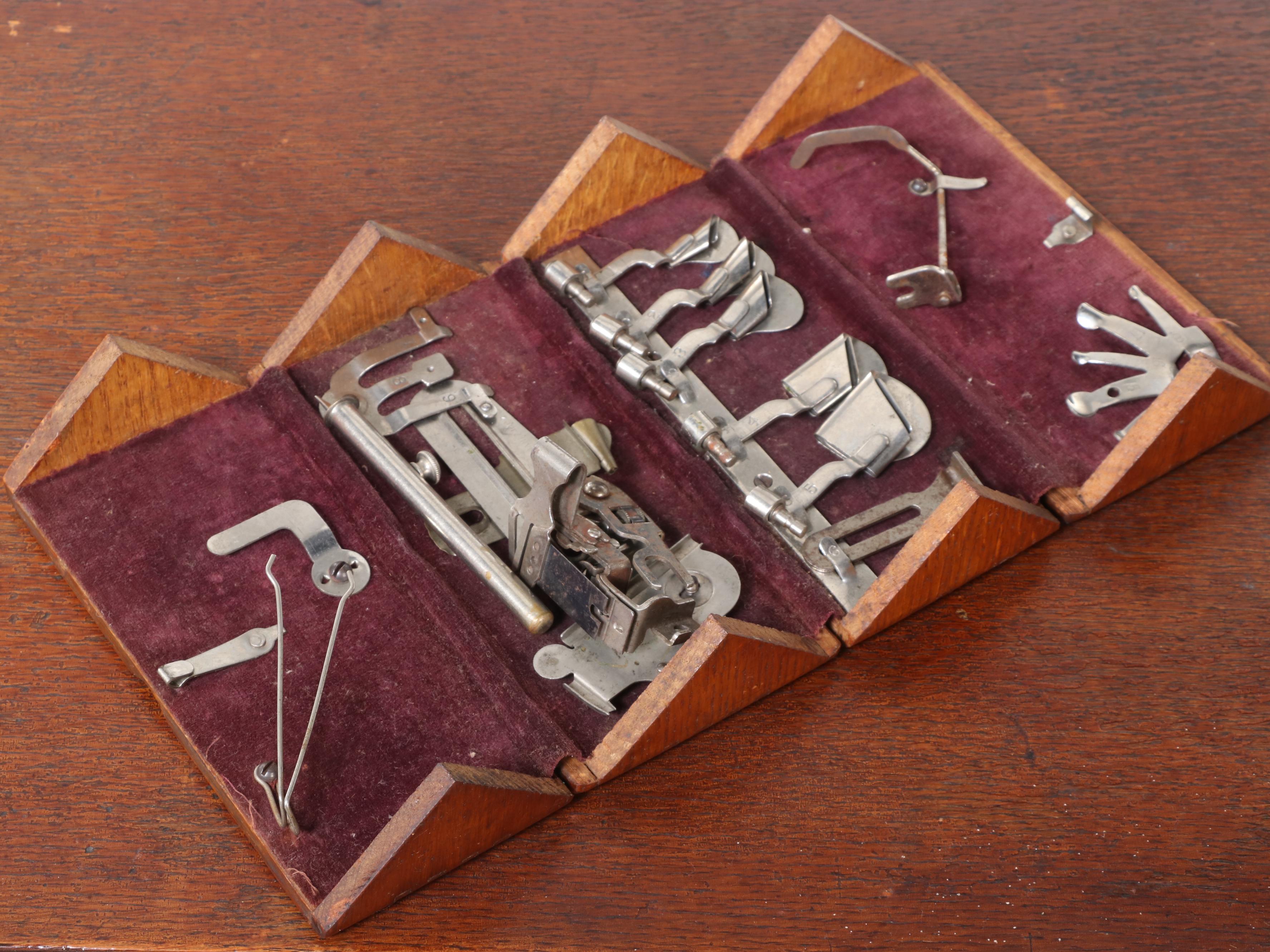 Singer Antique Sewing Machine with Treadle Table, Circa 1906