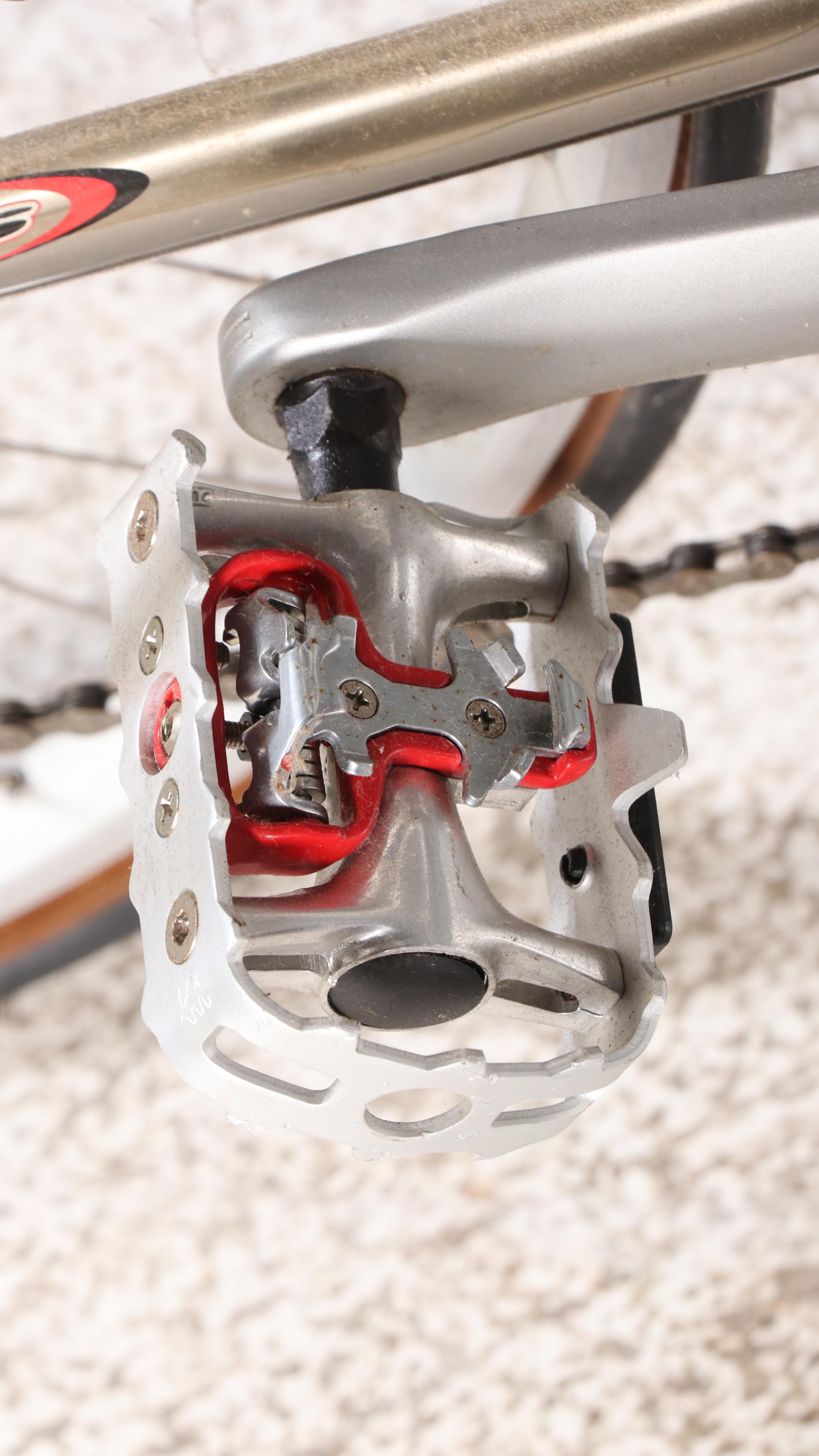 Jamis Coda Mountain Bike with Serfas Seat, Handlebar Reflector and Water Bottle Everything But