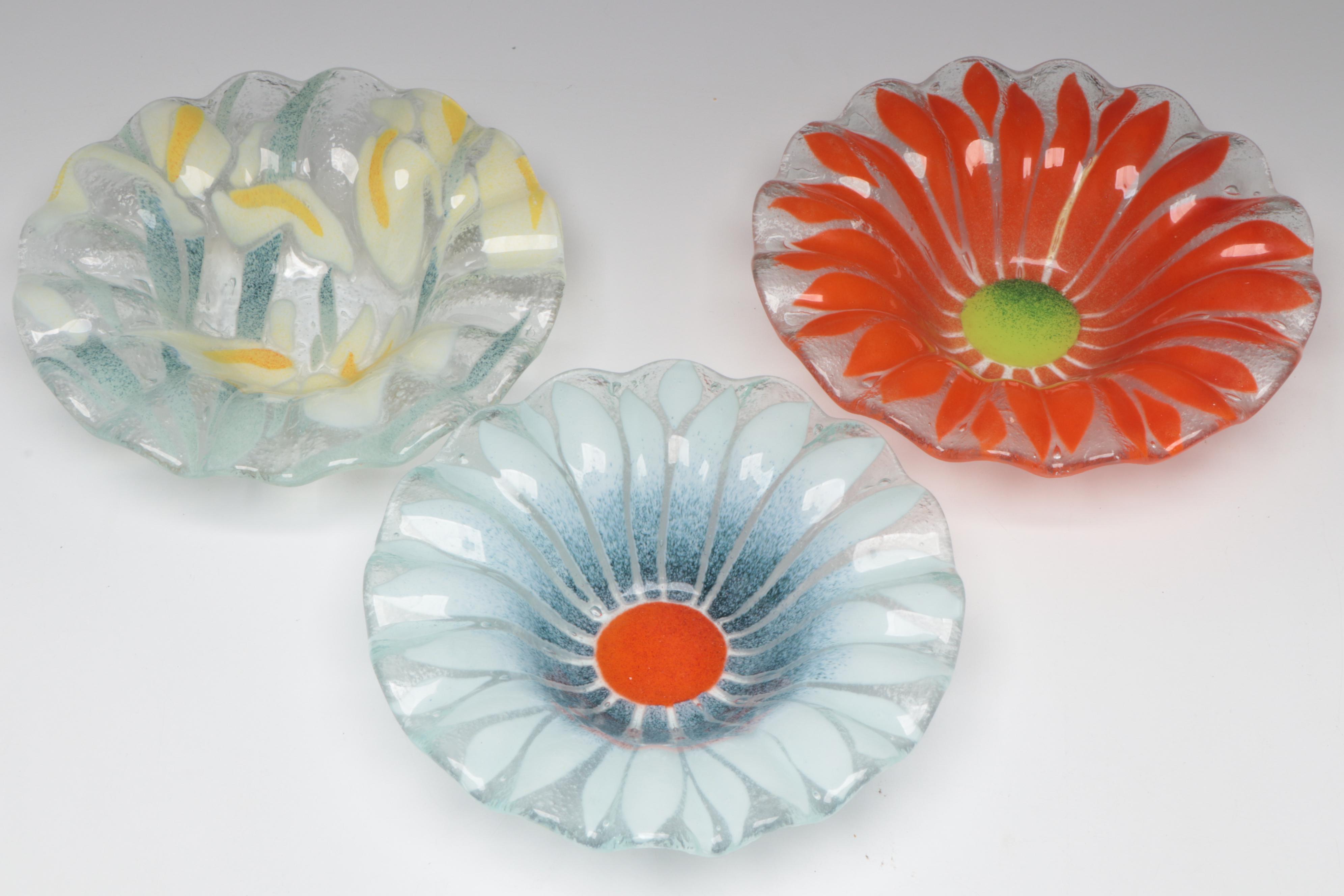 Sydenstricker Fused Glass Floral Plates and Trays, Late 20th/Early 21st Century