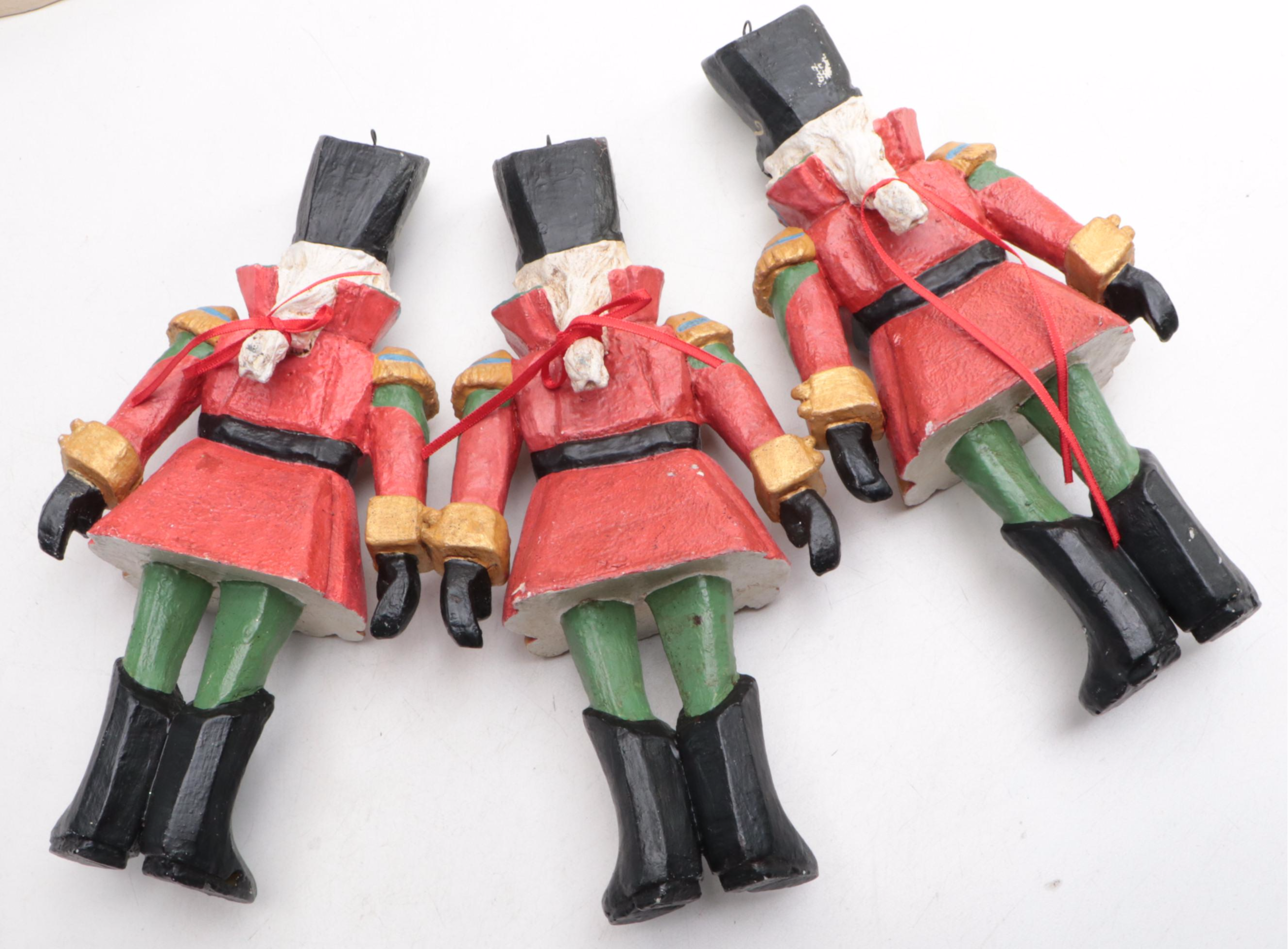 House of Hatten Christmas Figurines with Wall Hanging