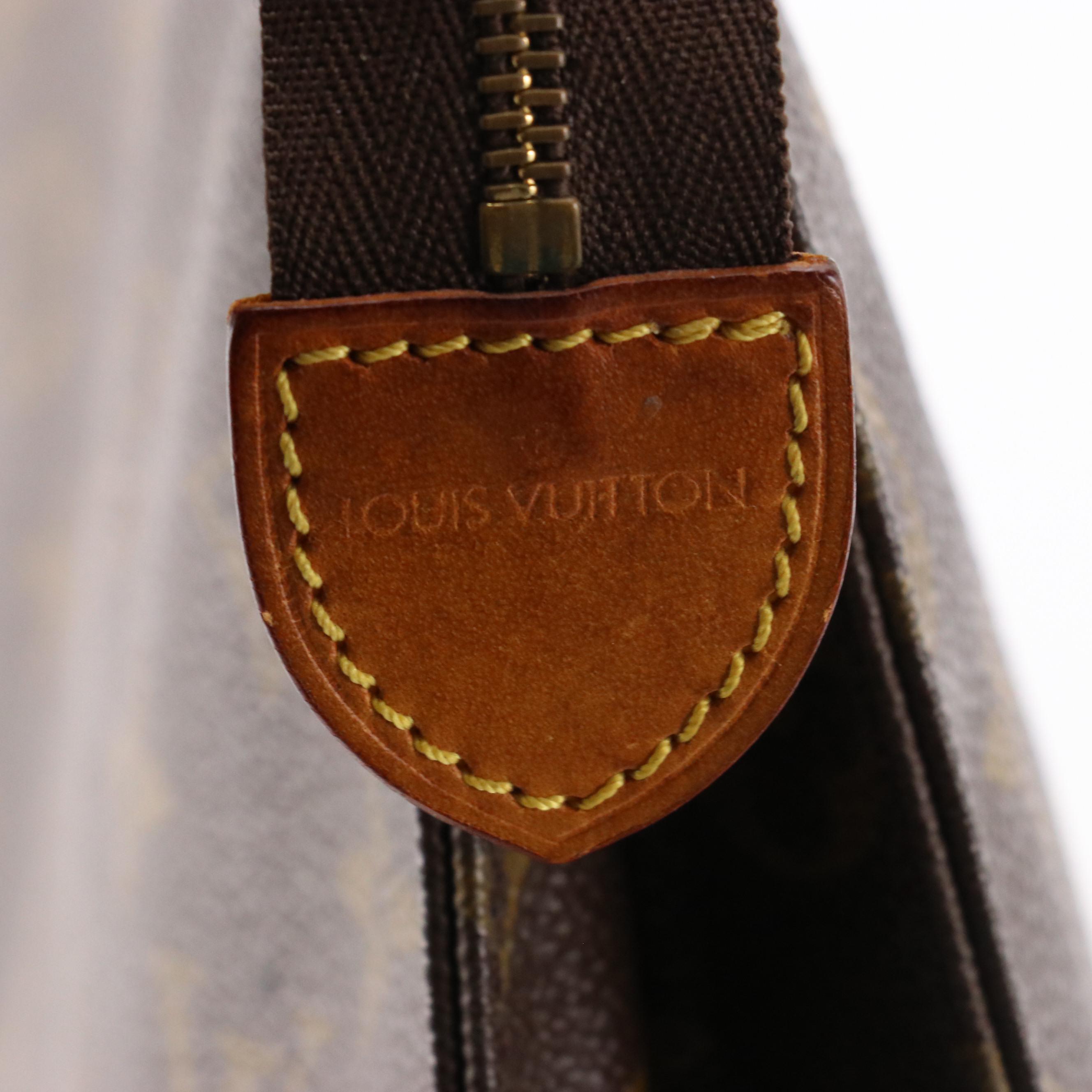 Louis Vuitton Zip Pouch in Monogram Canvas