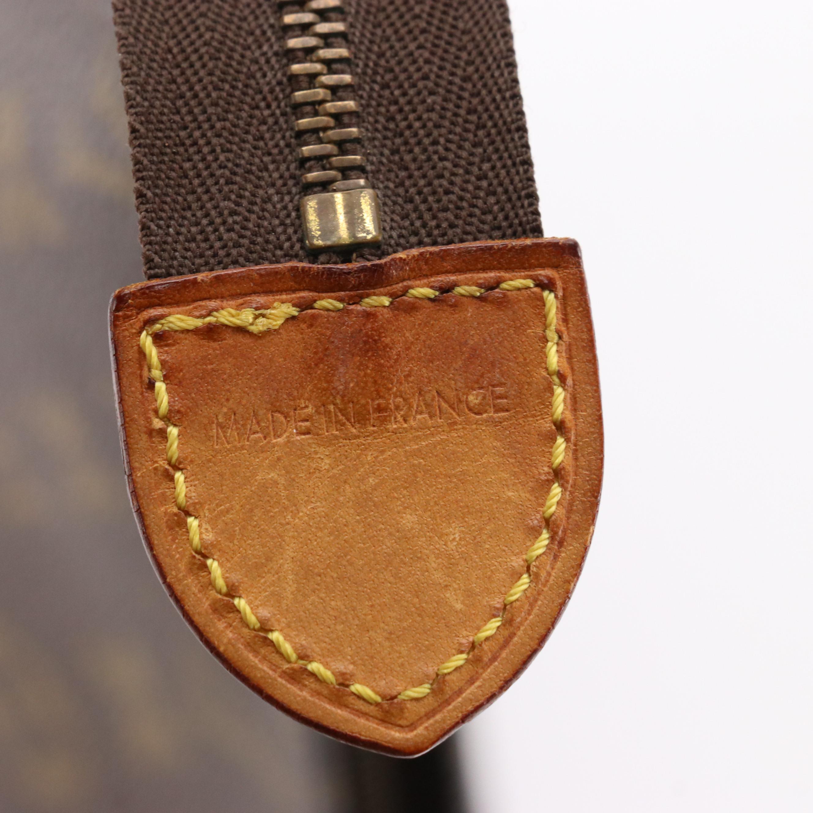 Louis Vuitton Zip Pouch in Monogram Canvas